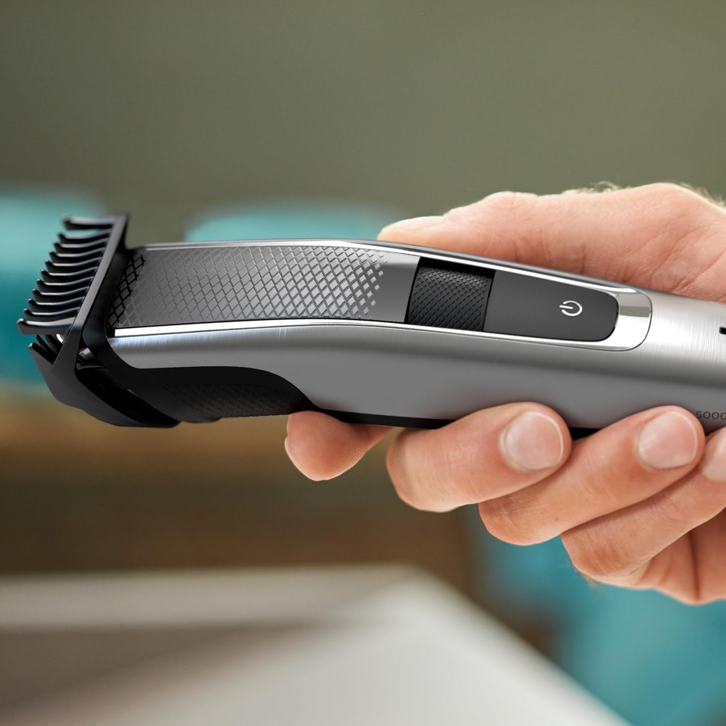 Philips Barttrimmer BT5515/15, Testsieger Stiftung Warentest, Bartschneider, 40 Längeneinstellungen, gleichmäßiges Trimmen dank Lift & Trim System, selbstschärfende Metallklingen, 90min Akkulaufzeit