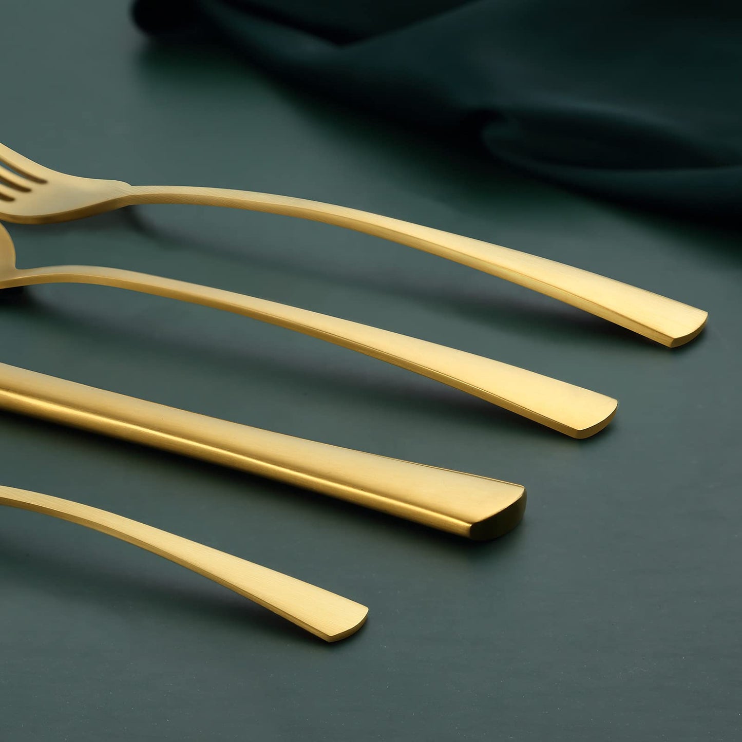 Bestdin Besteck Set 6 Personen, 30 teilig Edelstahl Besteckset, Essbesteck Set mit Messer Gabel Löffel, Hochwertiges Edelstahlbesteck, Spülmaschinenfest.