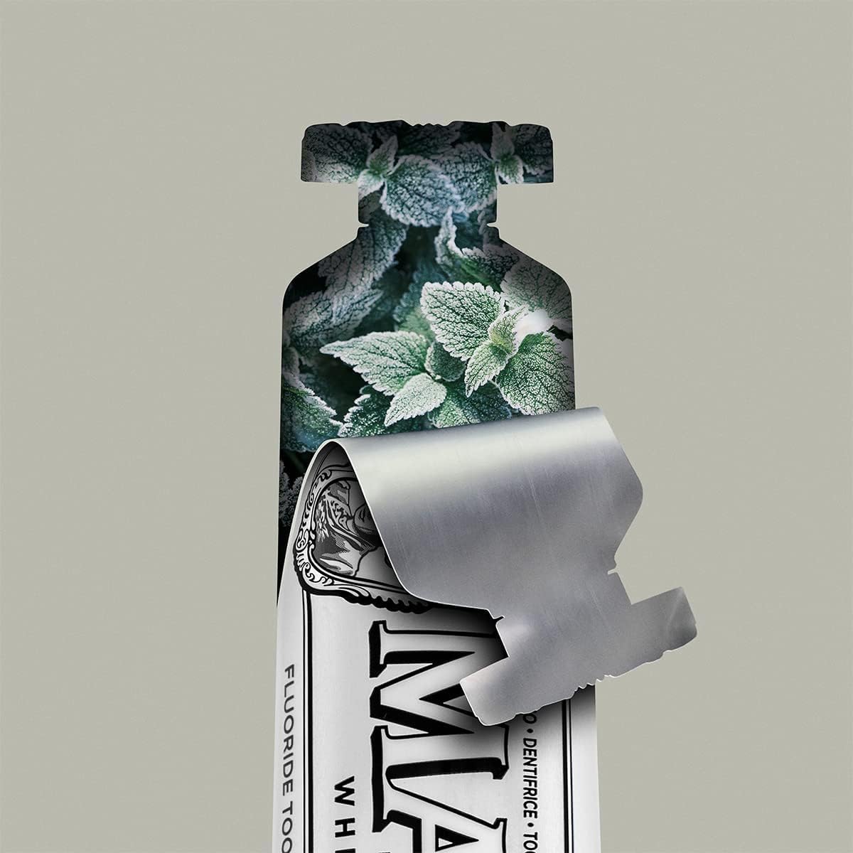 Marvis Whitening Mint Zahnpasta, 85 ml, Whitening Zahnpasta fördert eine natürliche Zahnaufhellung, Zahncreme entfernt Plaque & verleiht langanhaltende Frische