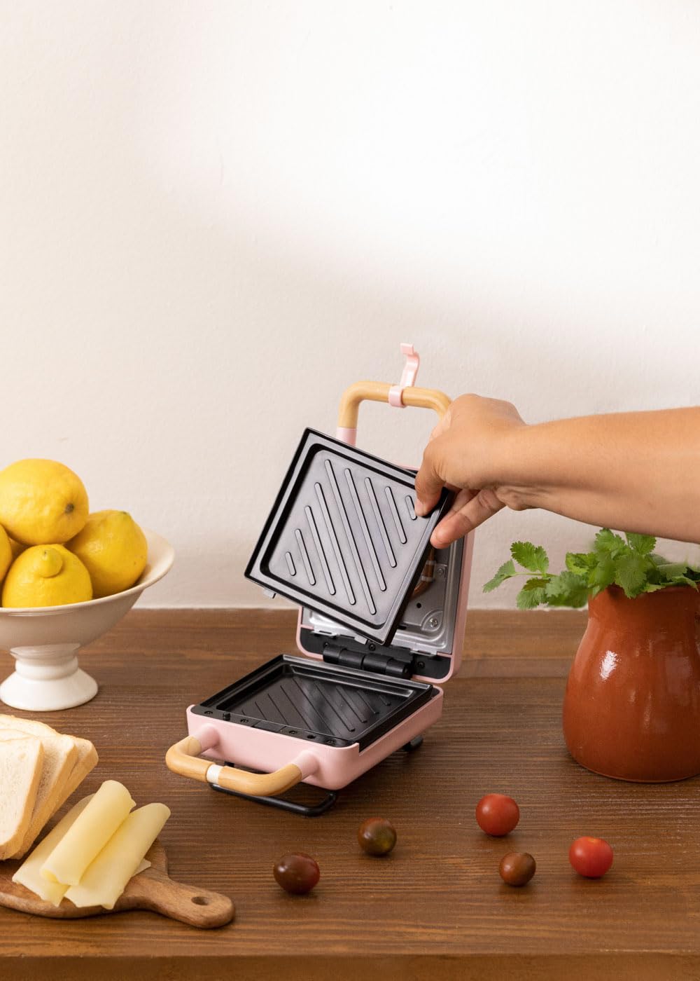 CREATE/STONE STUDIO/Sandwichmaker und Waffeleisen in Rosa-Barbie / 2 austauschbare Antihaftplatten, 1 Scheibe, 100º Offnung, BPA-frei, 105º Öffnung, Cool-Touch-Griff, 600W