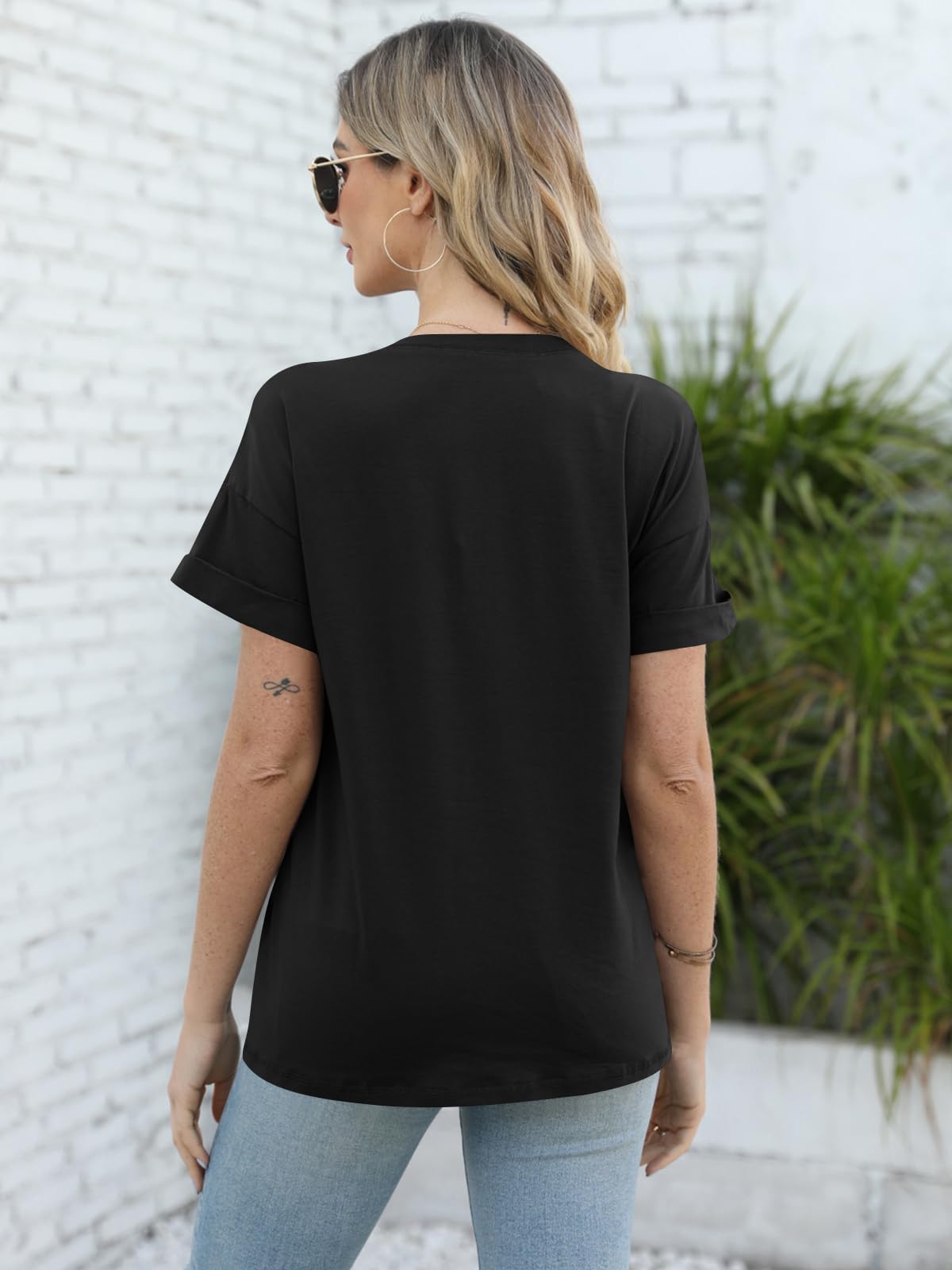 Fisoew Women’s Rose Flower Graphic T-Shirt