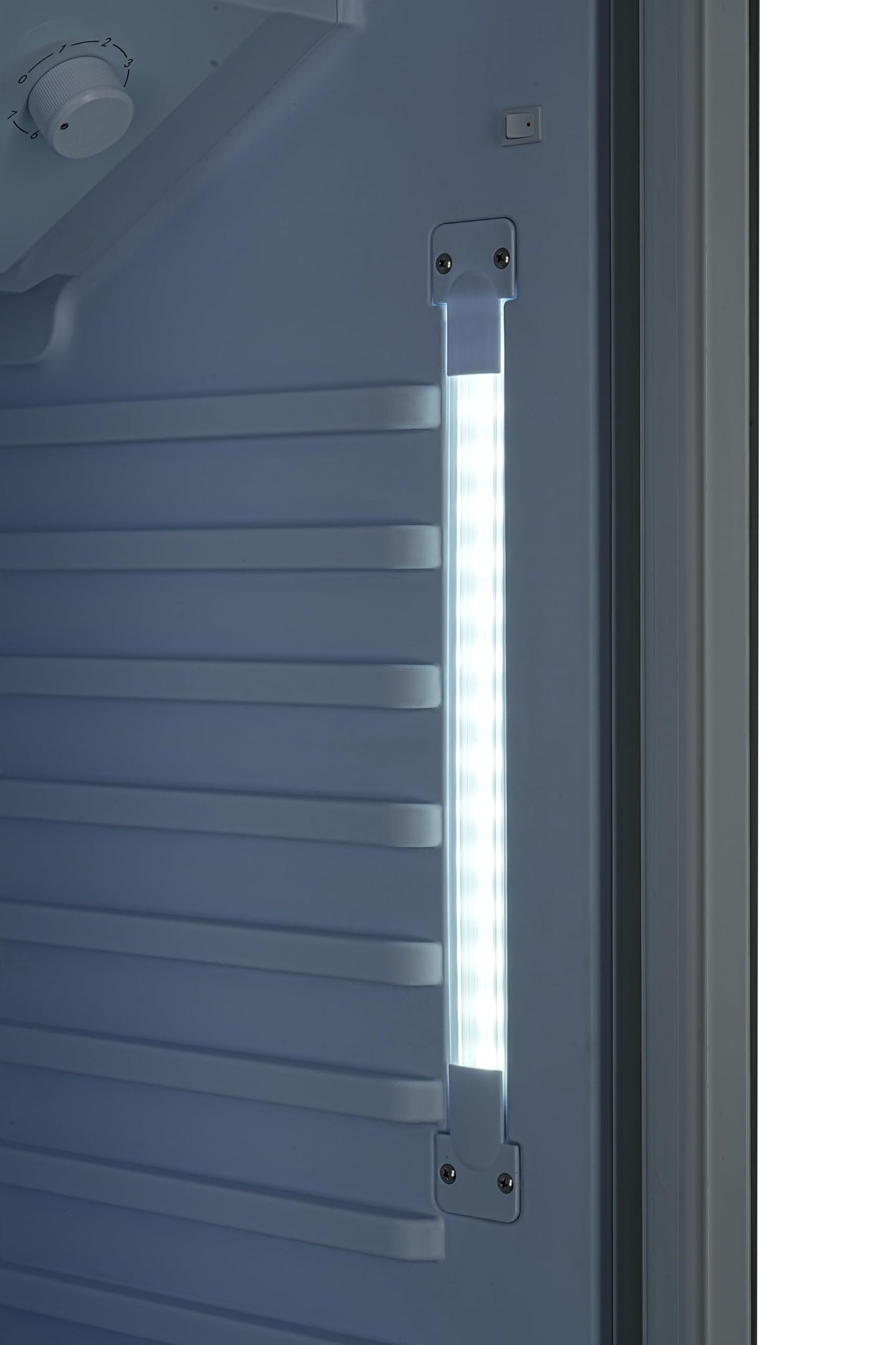METRO Professional drinks fridge GSC4280, metal/glass, 280 L, ventilated cooling, 210 W, with lock, white (White)
