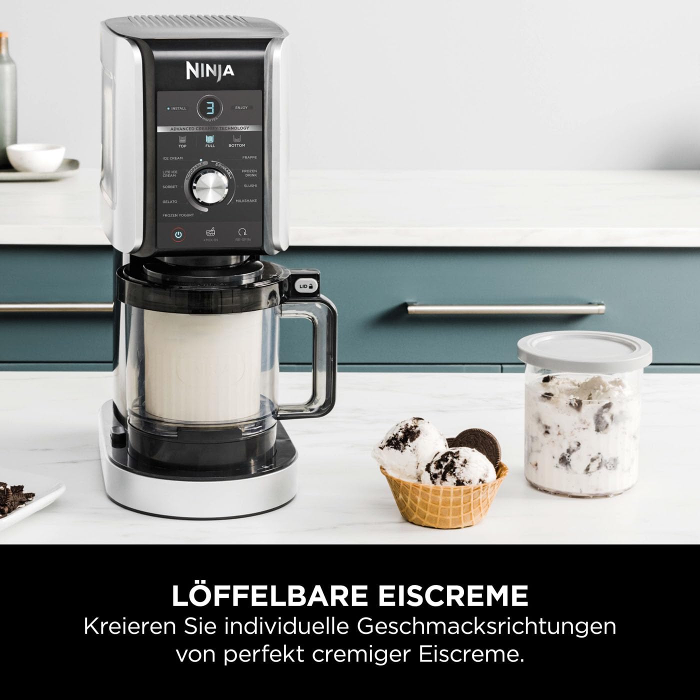 Ninja CREAMi Eismaschine & Dessertmaschine mit 3 Behältern, 7 Programmen, Herstellung von Eis, Gelato, Sorbet, Smoothie-Bowls, Milchshakes und mehr, Schwarz/Silber, 1,4L Eiscreme Kapazität, NC300EU