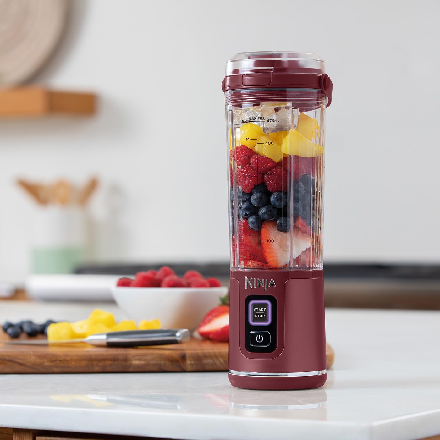 Ninja Blast Tragbarer Mixer / Blender / Smoothie Maker, 530ml Becher, Auslaufsicherer Deckel, Leistungsstarker Mini Standmixer, Kabellos & Wiederaufladbar, Zerkleinert Eis & Obst, Schwarz