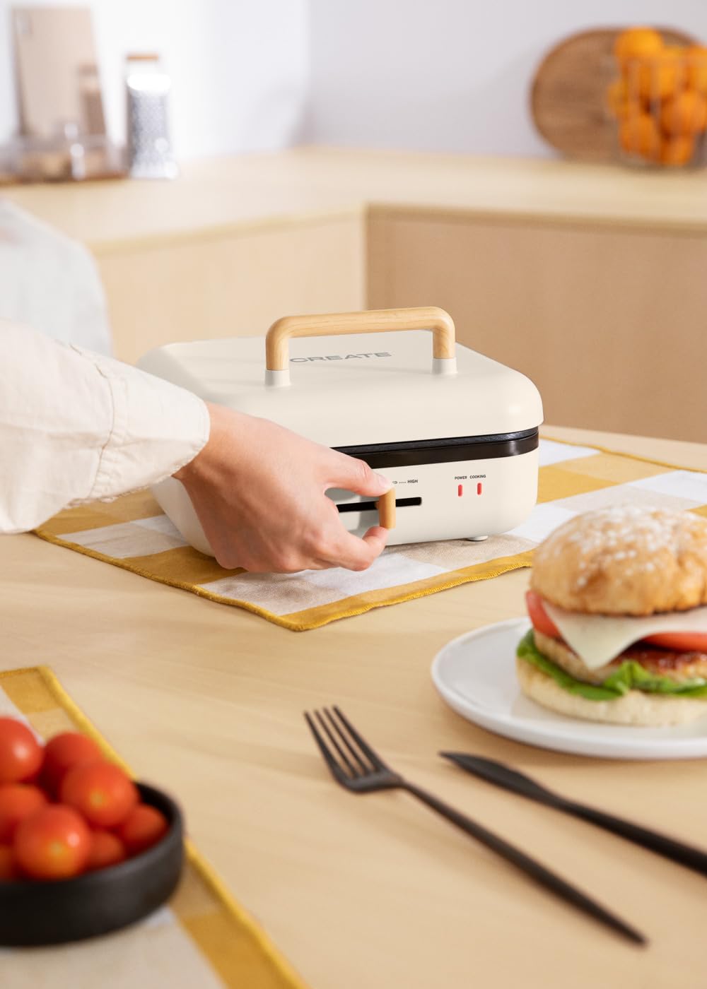 CREATE/STONE STUDIO/Sandwichmaker und Waffeleisen in Rosa-Barbie / 2 austauschbare Antihaftplatten, 1 Scheibe, 100º Offnung, BPA-frei, 105º Öffnung, Cool-Touch-Griff, 600W