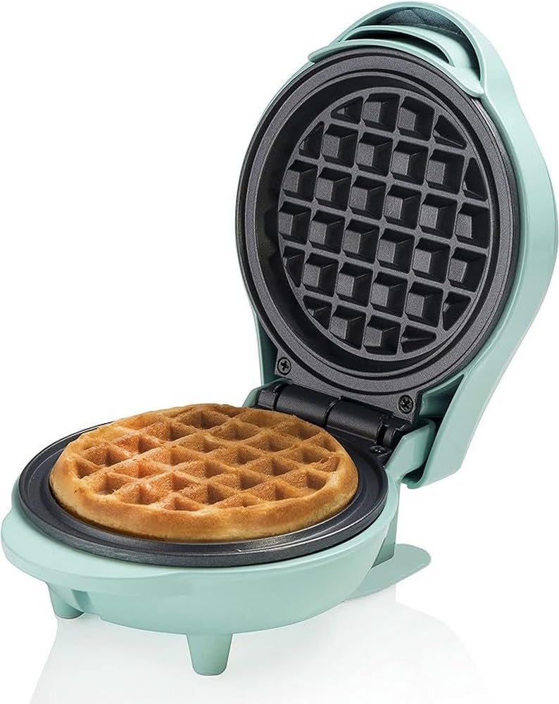 Bestron Mini-Waffeleisen für klassische Waffeln, kleiner Waffelmaker mit Antihaftbeschichtung, für Kindergeburtstage, Familienfeiern, Ostern oder Weihnachten, Retro Design, 550 Watt, Farbe: Rosa
