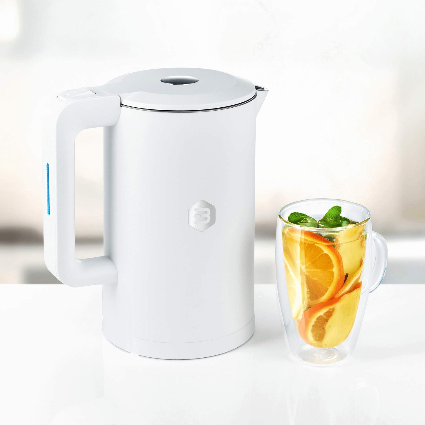 Balter Wasserkocher Edelstahl WK-4, 1,7 Liter, elektrischer Wasserkocher, Doppelwand Design, BPA frei, LED, Teekocher Kompakt, leise (Schwarz)