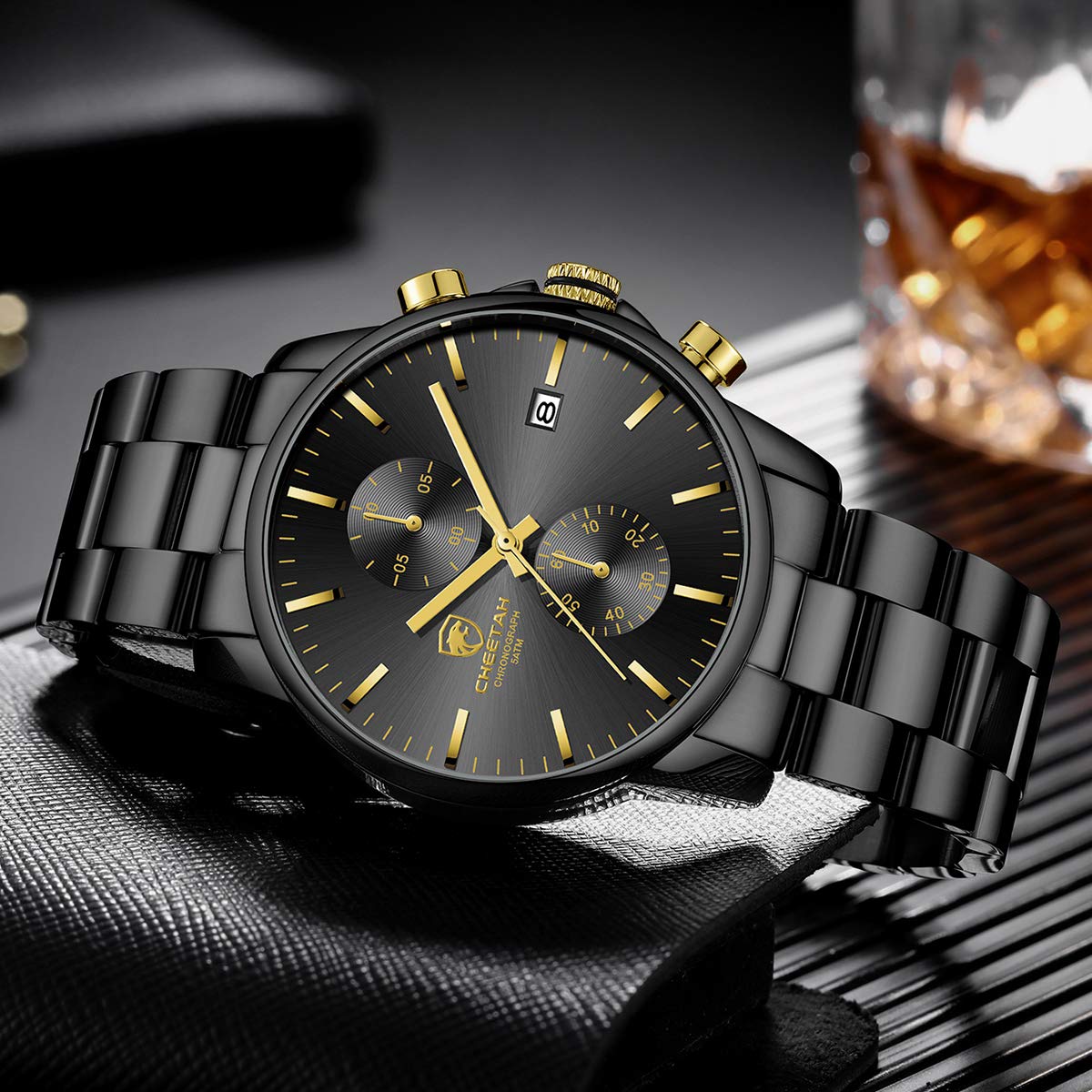 Herrenuhren mit lässiger wasserdichter Chronographen Quarzuhr aus Edelstahl und Metall, Auto Date in farbenfrohen Zeigern