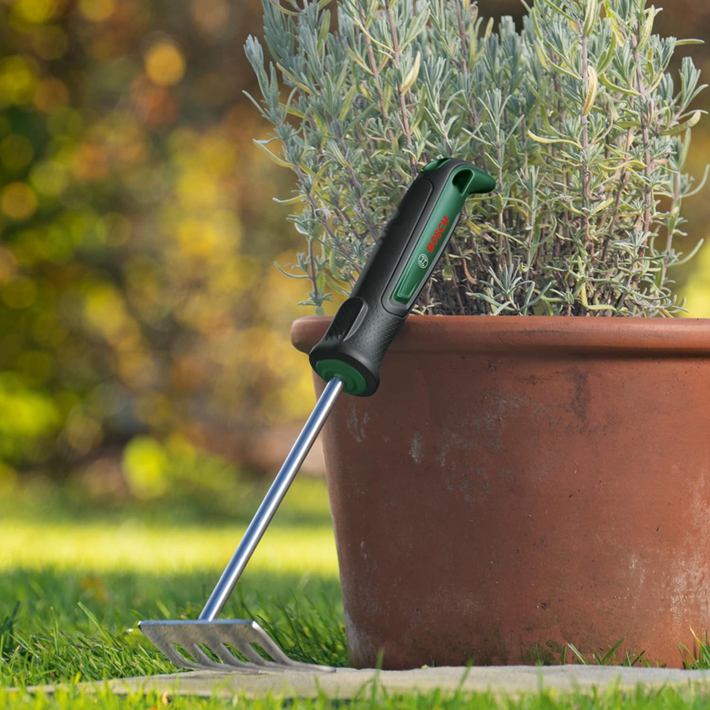 Bosch Garden Handwerkzeug Handrechen (zum Jäten und Entfernen von Gartenabfall, robust, Edelstahl, Softgrip Handgriff, ergonomisch)