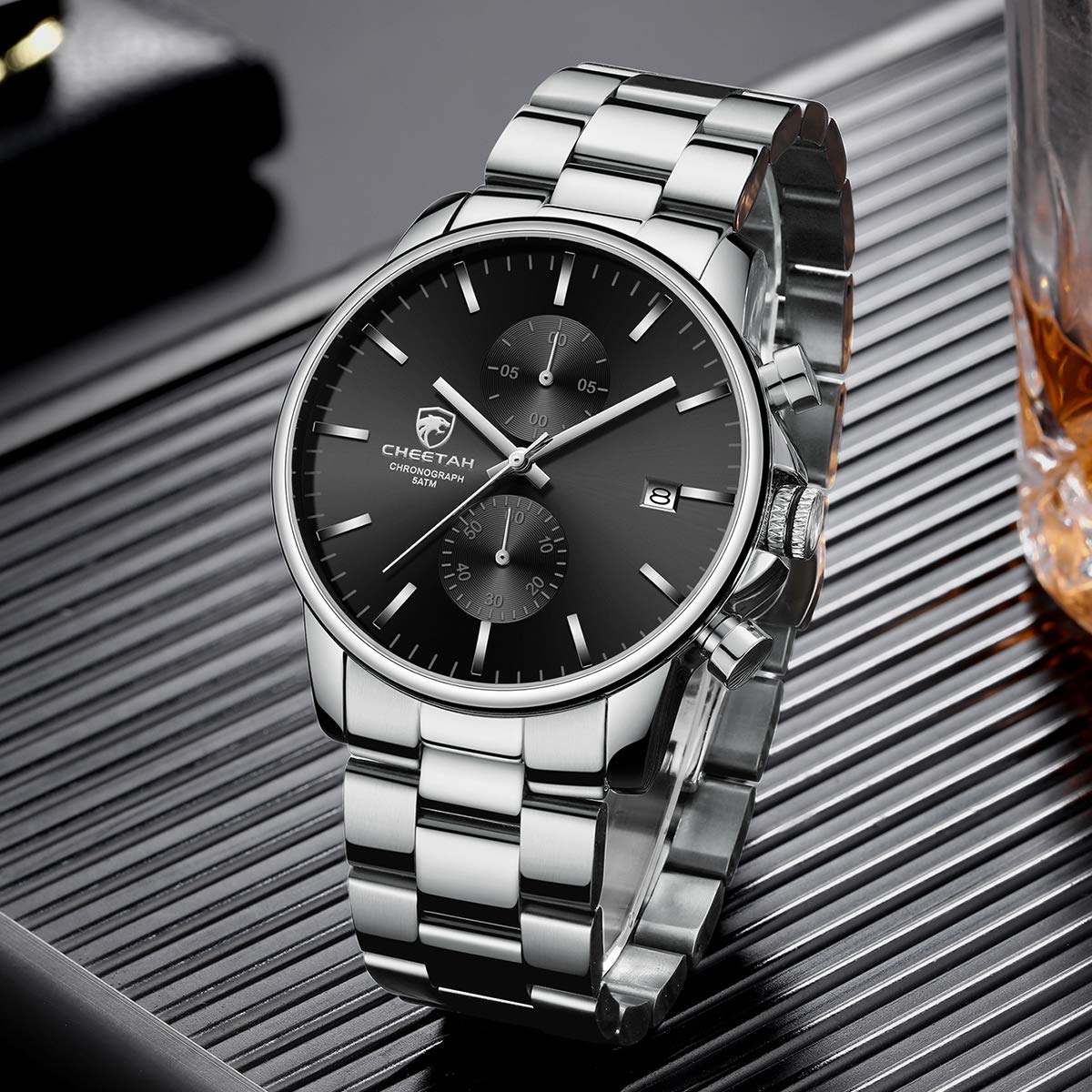 Herrenuhren mit lässiger wasserdichter Chronographen Quarzuhr aus Edelstahl und Metall, Auto Date in farbenfrohen Zeigern