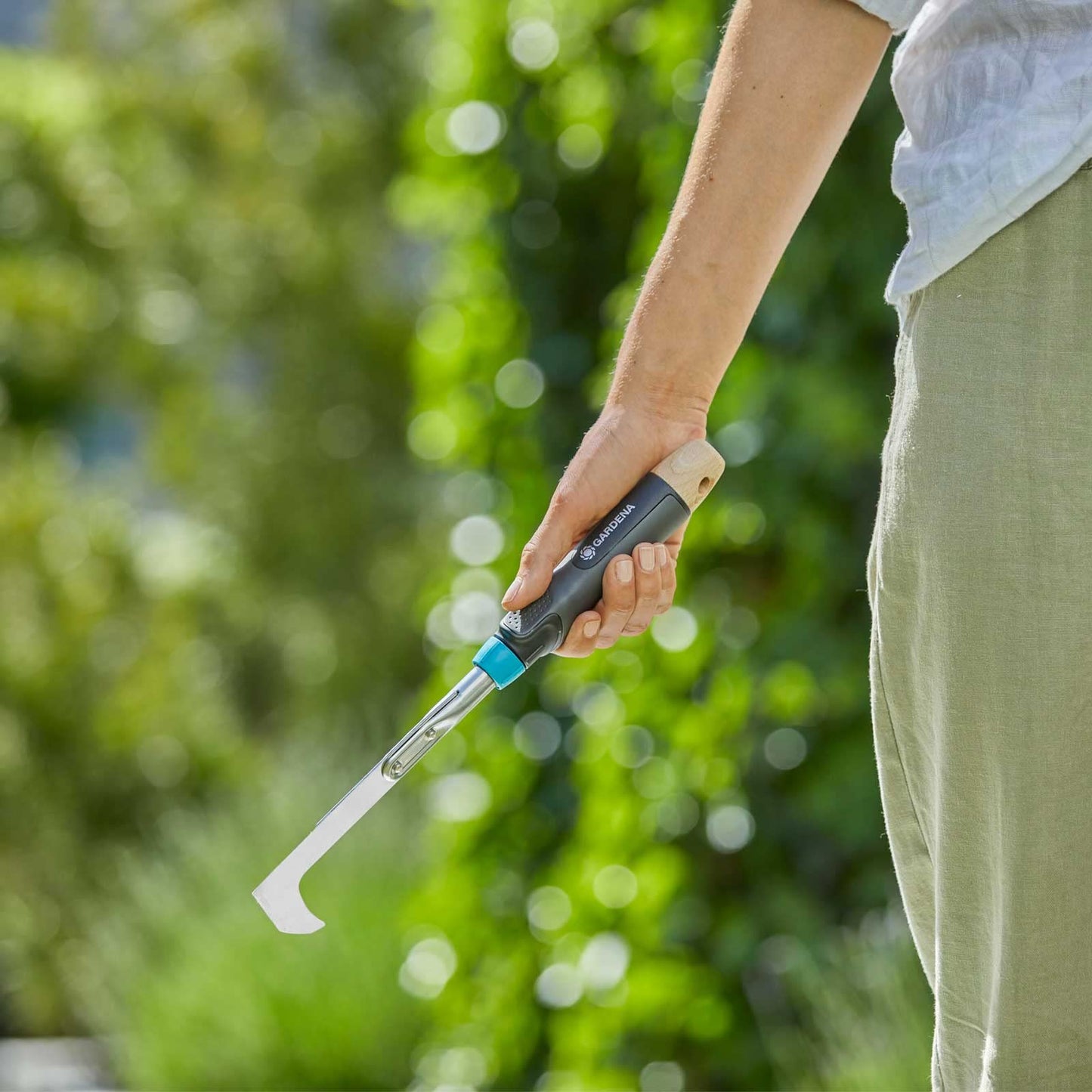Gardena combisystem-Blumenkelle: Gartenschaufel für An- und Umpflanzarbeiten, Arbeitsbreite 8,5 cm, Flexibler Einsatz, aus Qualitätsstahl, duroplastbeschichtet, Korrosionsschutz (8929-20)