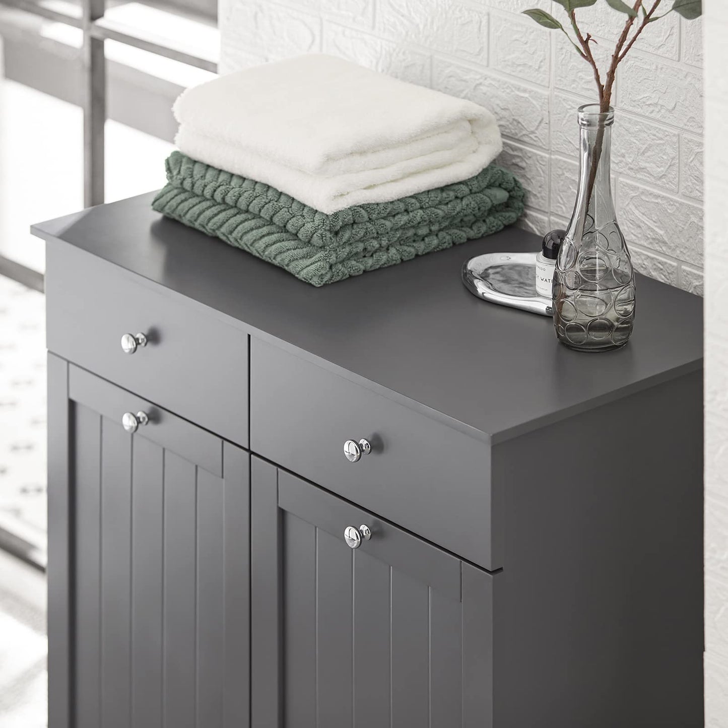SoBuy Badezimmerschrank mit Wäschekorb Schmaler Badschrank Hoch Badregal Stehend mit 6 Ablagen und 2 Schubladen Wäscheschrank Schmal für Badezimmer Nische Weiß 60x37x171 cm BZR104-W