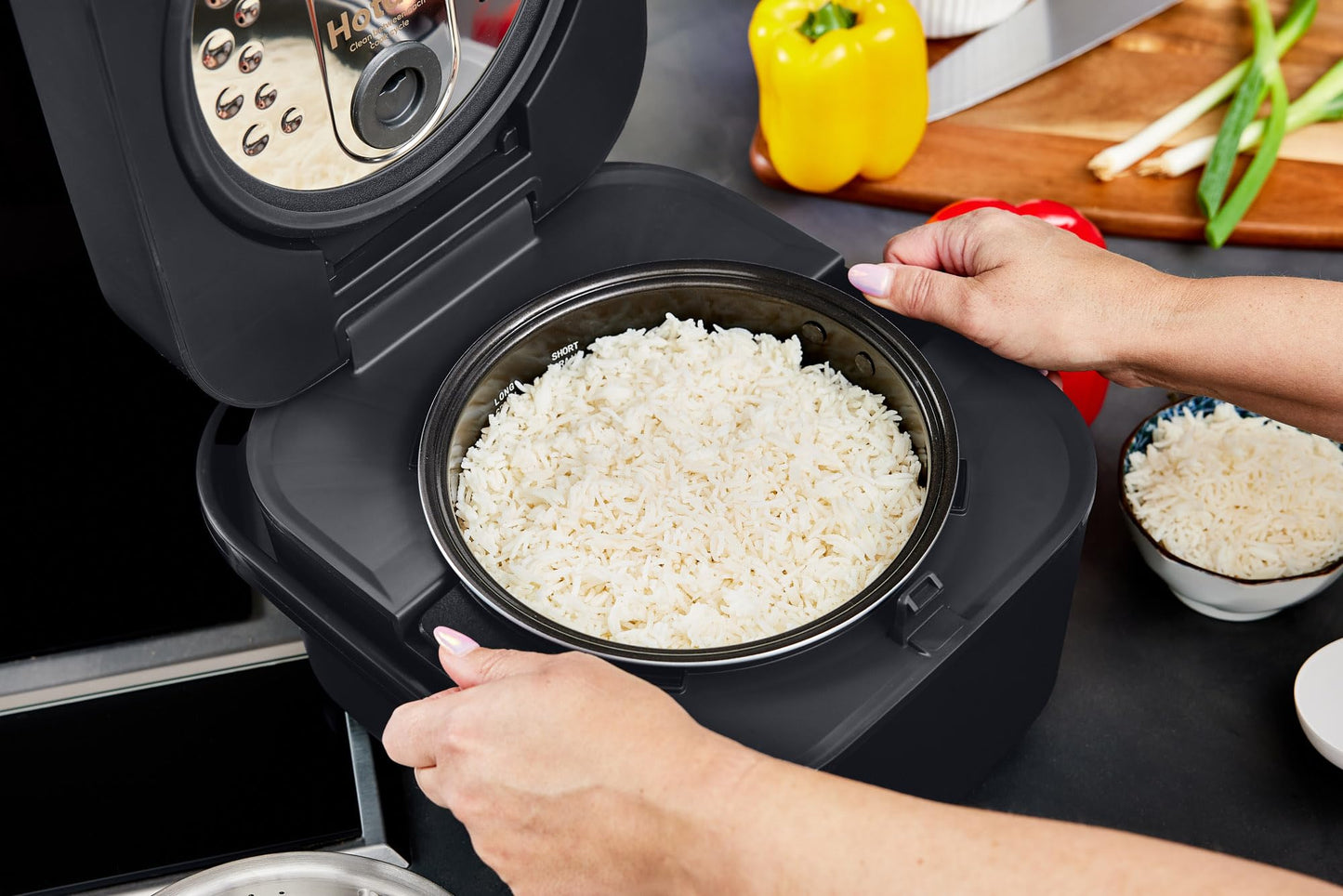 Yum Asia Hotaru Reiskocher mit UMAI Induktionsheizung (IH) und Keramikschüssel (3 Tassen, 0,54 Liter), 7 Reiskochfunktionen, 5 Multikocherfunktionen, LED-Display, 220-240V EU-Stecker (Schiefergrau)