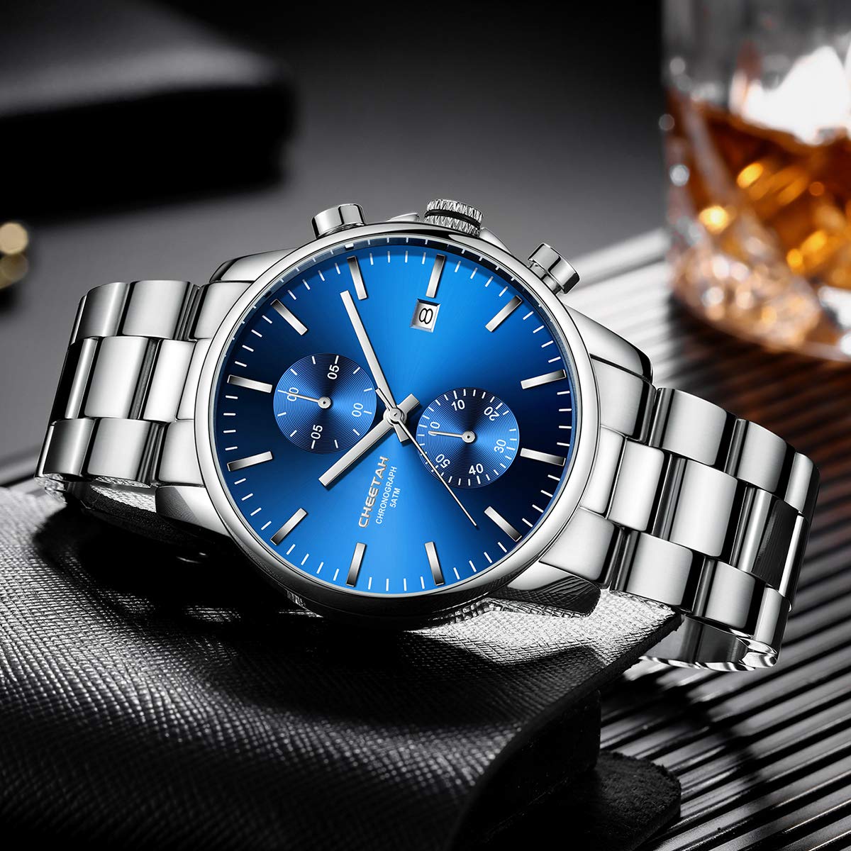 Herrenuhren mit lässiger wasserdichter Chronographen Quarzuhr aus Edelstahl und Metall, Auto Date in farbenfrohen Zeigern