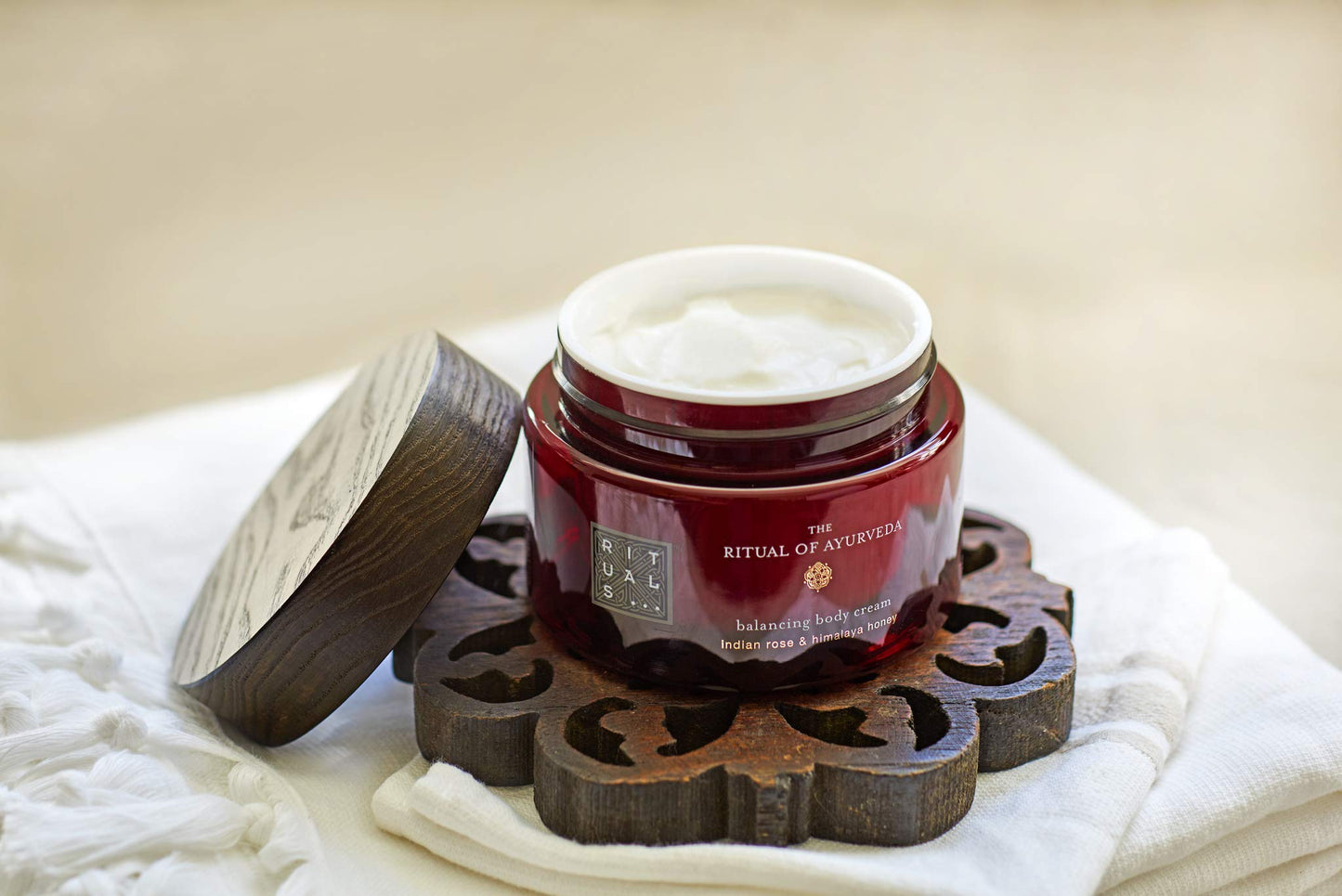 RITUALS The Ritual of Ayurveda Body Cream Soothing & Nourishing Care with Indian Rose Sweet Almond Oil & Himalayan Honey