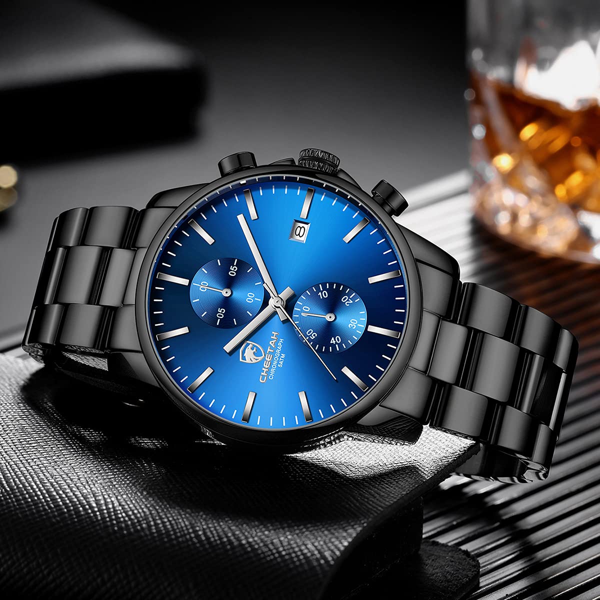 Herrenuhren mit lässiger wasserdichter Chronographen Quarzuhr aus Edelstahl und Metall, Auto Date in farbenfrohen Zeigern