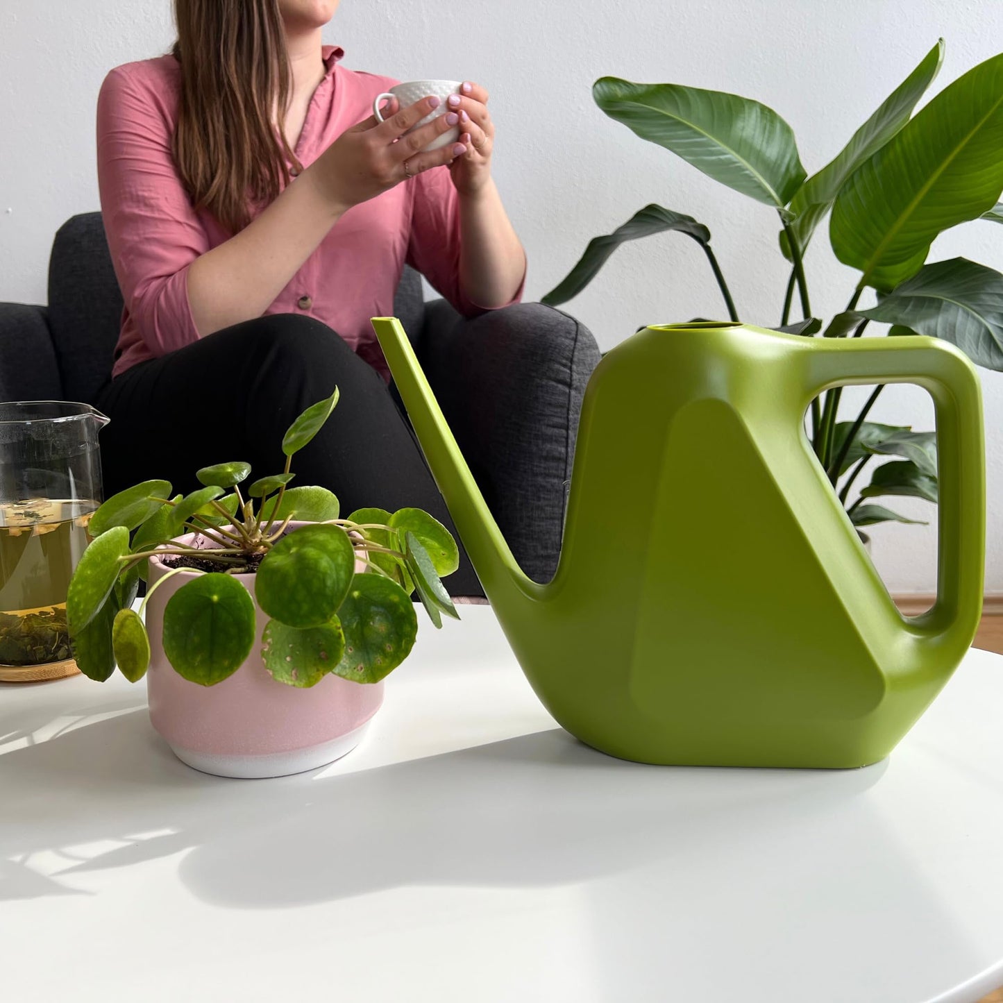 Plastia Gießkanne Klein für den Zimmerpflanzen 1,6 L - Blumengießkanne aus Recyceltem Kunststoff - Giesskanne mit Langem Ausgießer für Einfache Bewässerung, Grün