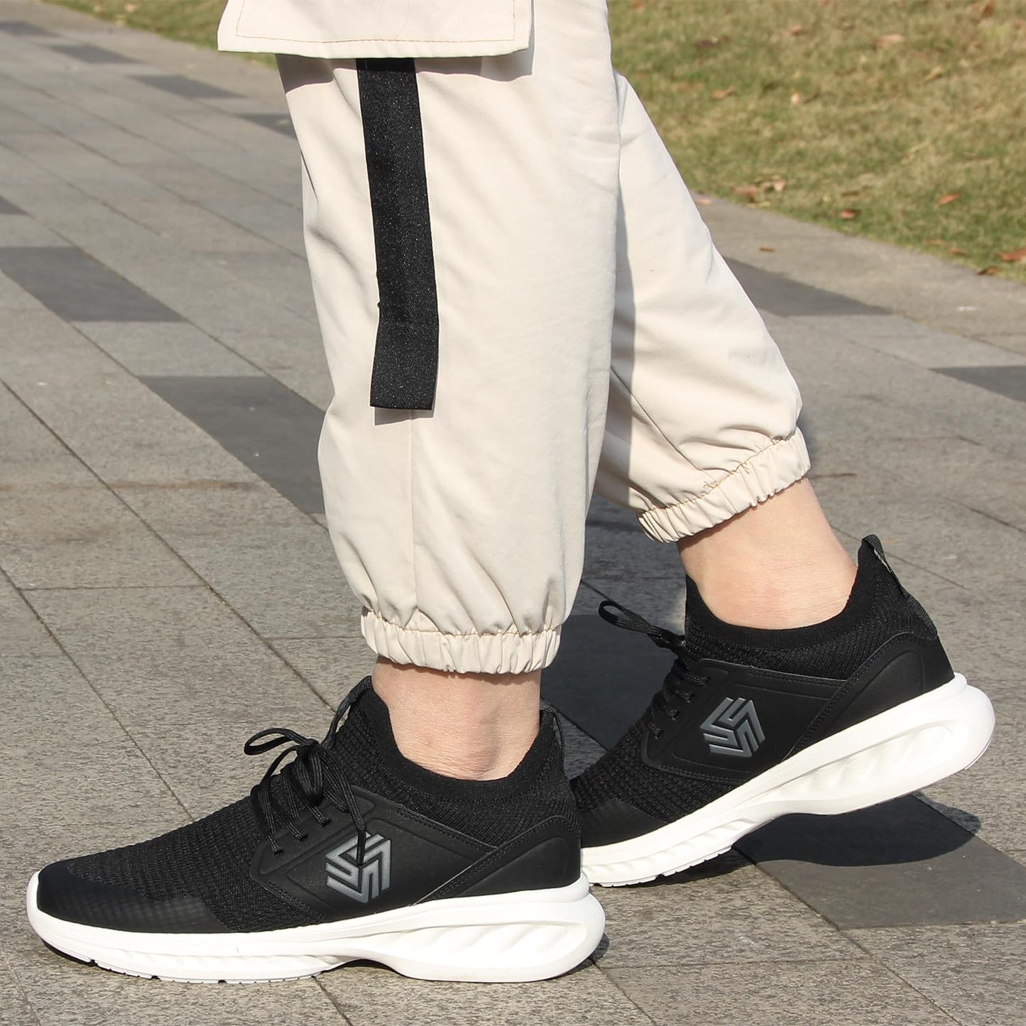 Men’s Running Sneakers – Lightweight and Breathable Sports Shoes