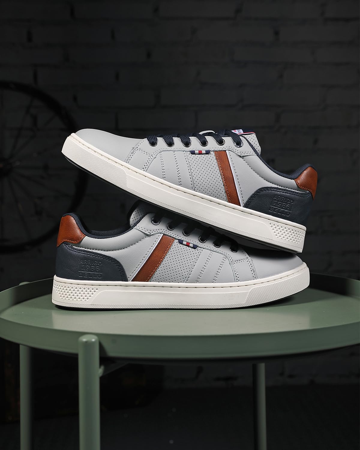 Men’s Casual Leather Sneakers – Lightweight Outdoor Trainers for Walking & Hiking