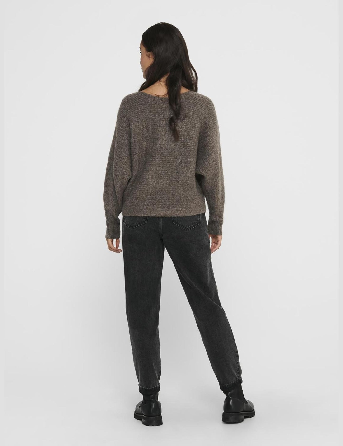 ONLY Women’s Onldaniella Knit Sweater – Soft, Stylish & Timeless Pullover