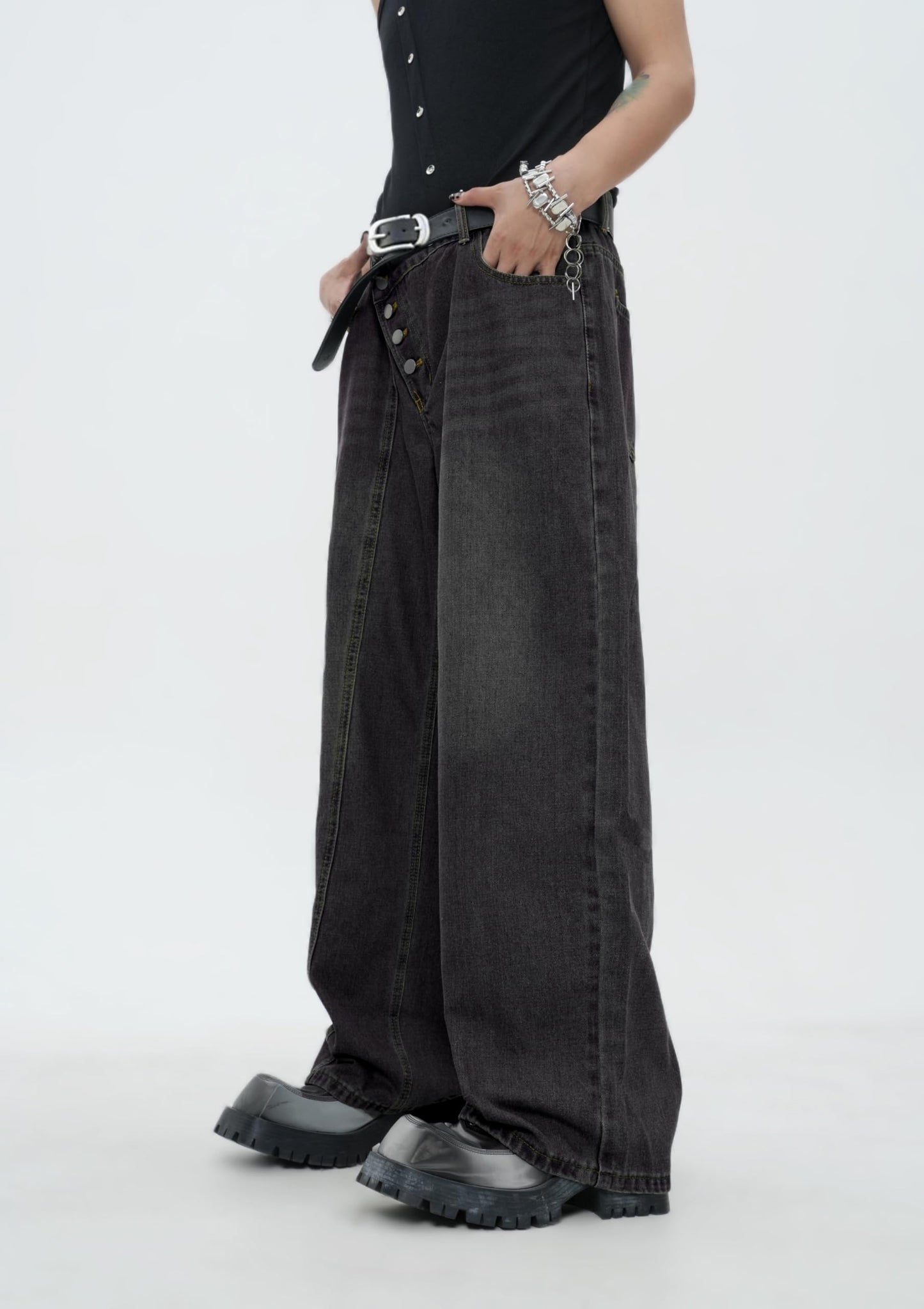 Zewool Men’s Diagonal Button Baggy Jeans