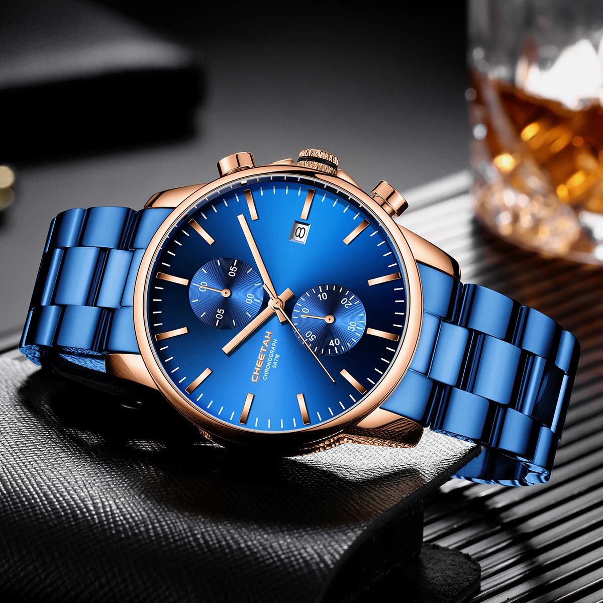 Herrenuhren mit lässiger wasserdichter Chronographen Quarzuhr aus Edelstahl und Metall, Auto Date in farbenfrohen Zeigern