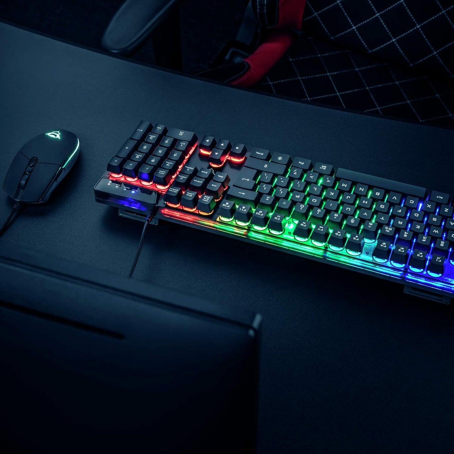 Trust Gaming GXT 838 Azor Gaming-Maus und Tastatur, italienisches Layout QWERTY, USB, Anti-Ghosting, Tastatur mit Hintergrundbeleuchtung LED RGB, Gaming-Maus 800-3000 DPI – Schwarz