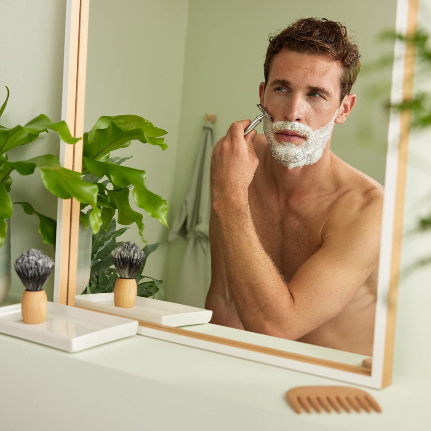 WELEDA Bio FOR MEN Rasiercreme, Naturkosmetik Rasierschaum für die Pflege und den Schutz der Haut bei Nassrasuren, sanfter Schaum für eine schonende Rasur für Männer (1 x 75 ml)