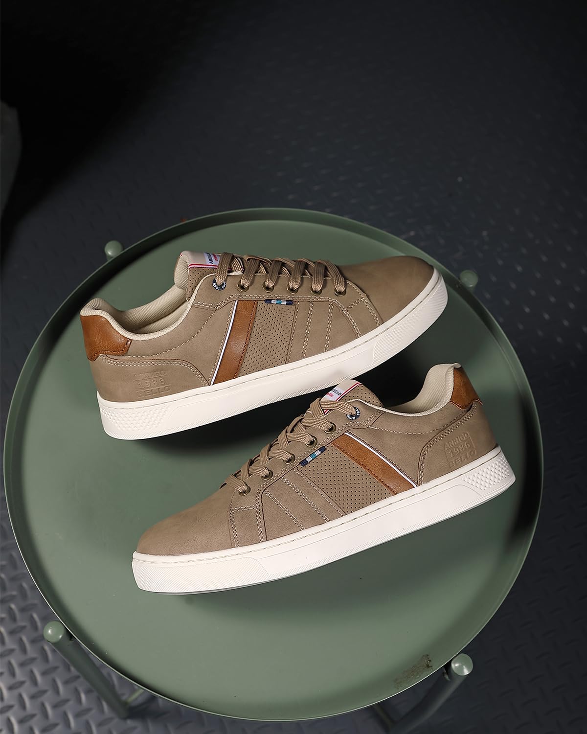 Men’s Casual Leather Sneakers – Lightweight Outdoor Trainers for Walking & Hiking