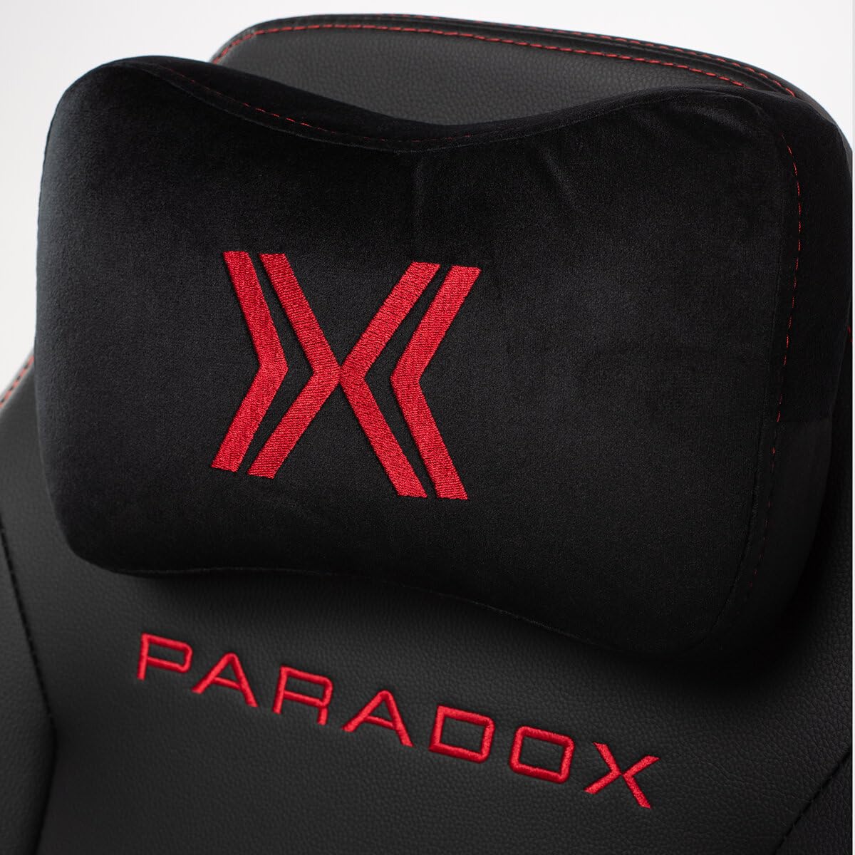 PARADOX - Gaming Stuhl - Schreibtischstuhl Ergonomisch - Verstellbare Armlehnen und Rückenlehne, Liegefunktion, Kissen, 125 kg Belastbar - Vanguard Crimson Arovs, Schwarz, Rot, Pfeil-Muster