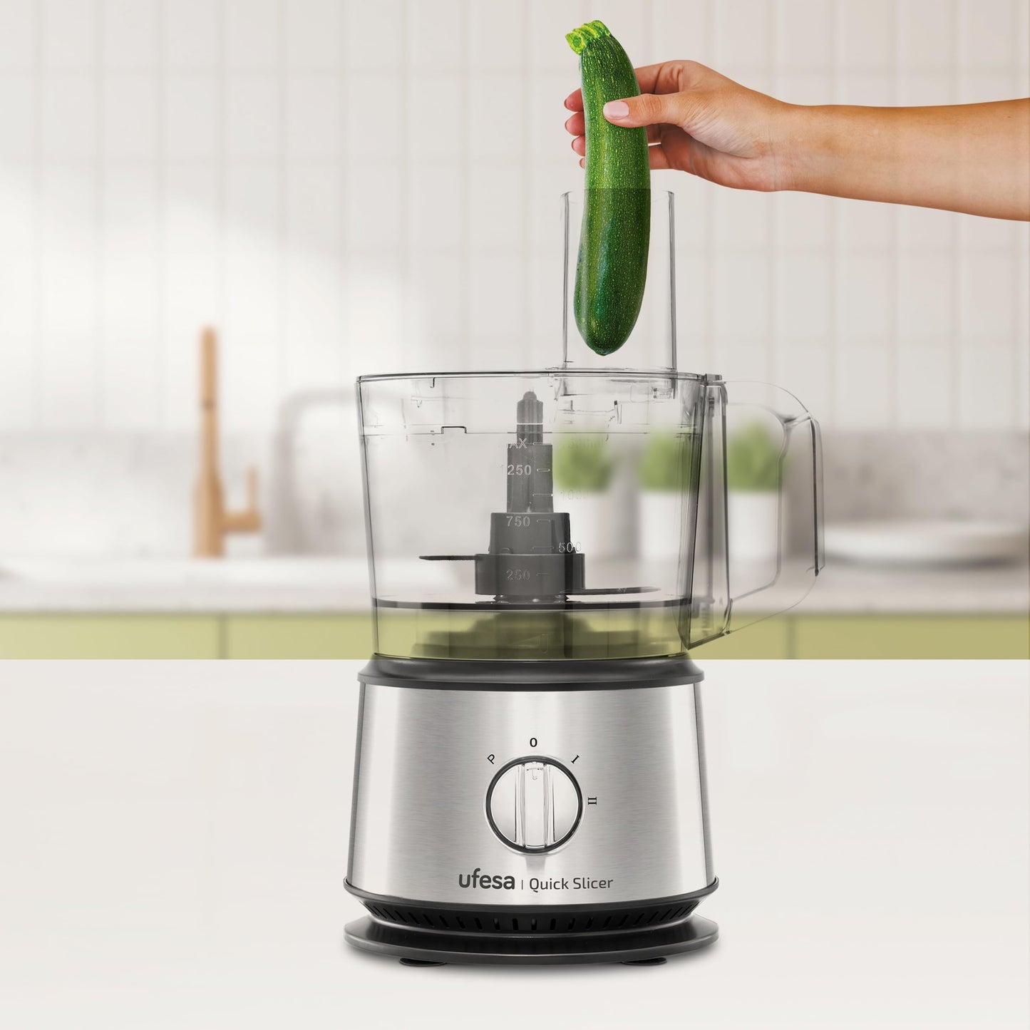 Ufesa TotalChef RK7 Küchenmaschine mit WLAN, Multifunktions Küchenroboter mit Kochfunktion, Kochroboter 30 Funktionen, 4.5L, 7-Zoll-Touchscreen, Interaktives Rezeptbuch, Silber / Weiss