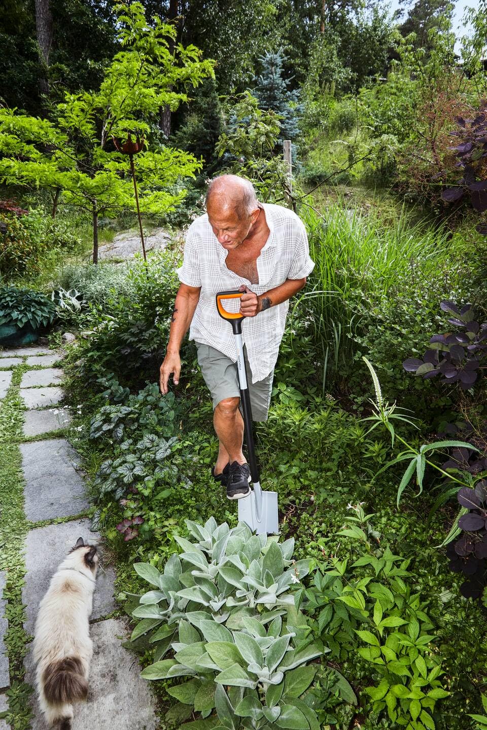 Fiskars Gärtnerspaten für harte, steinige Böden, Spitz, Länge: 120 cm, Verstärktes Borstahl-Blatt, Schwarz/Orange, Xact, 1066729