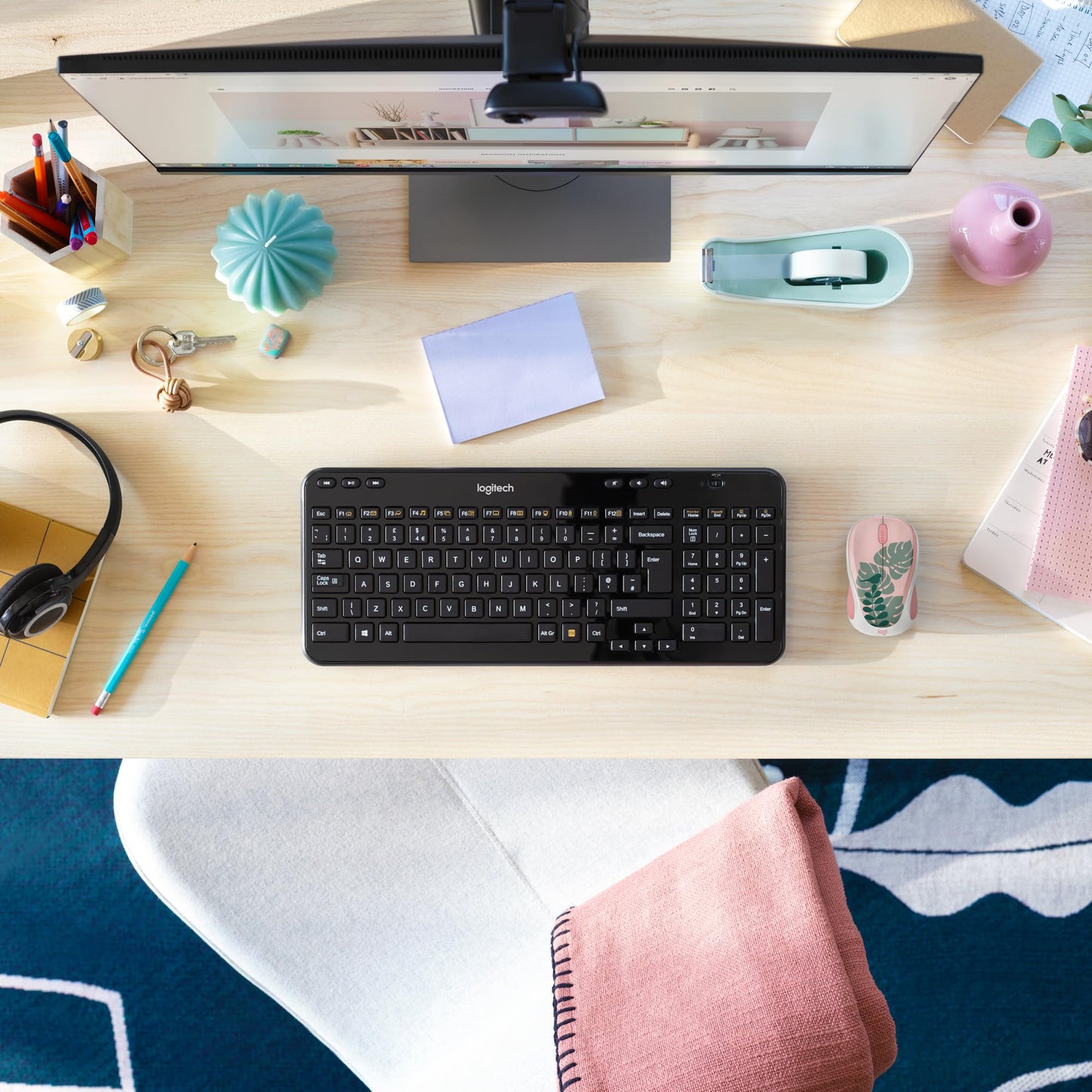 Logitech Brio 100 Full HD-Webcam für Meetings und Streaming, Auto-Lichtausgleich, integriertes Mikrofon, Abdeckblende, USB-A, für Microsoft Teams, Google Meet, Zoom und mehr - Graphit