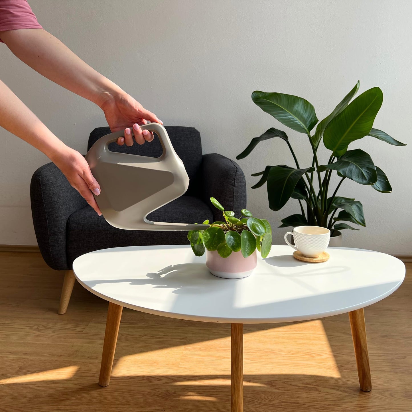Plastia Gießkanne Klein für den Zimmerpflanzen 1,6 L - Blumengießkanne aus Recyceltem Kunststoff - Giesskanne mit Langem Ausgießer für Einfache Bewässerung, Grün