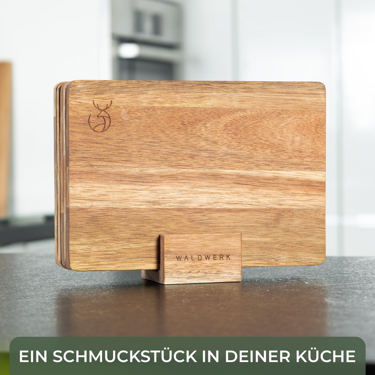 WALDWERK Set of 3 Solid Acacia Chopping Boards (40 x 30 cm / 33 x 24 cm / 26 x 18 cm), with Board Stand, 2 cm Thick Wooden Boards with Juice Groove, Designer Chopping Board Set
