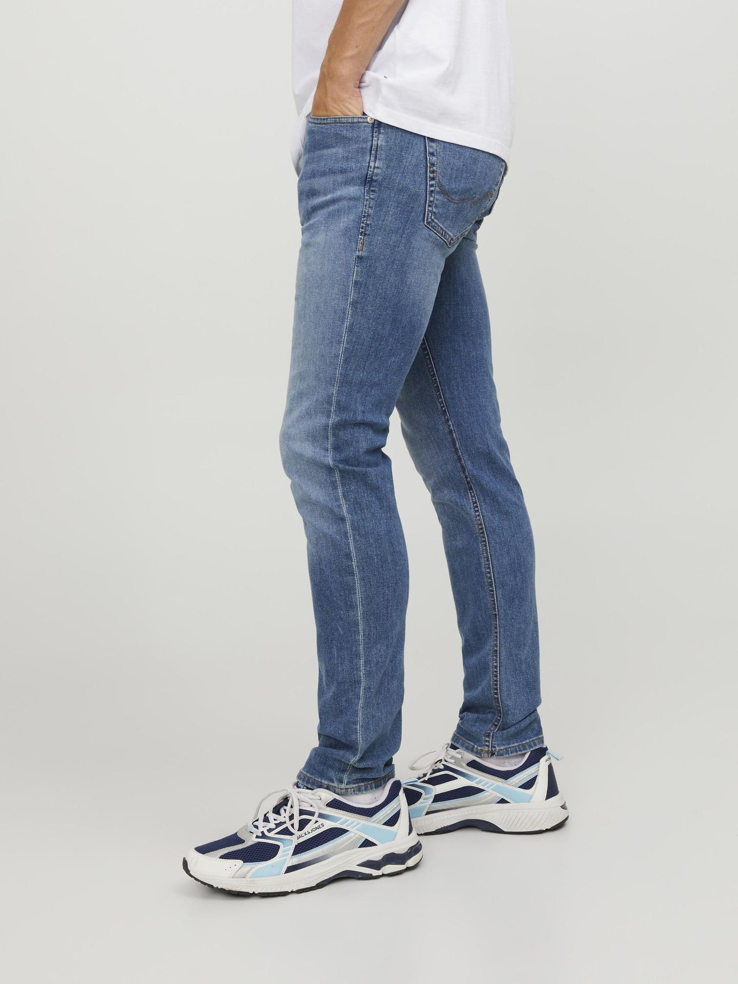 JACK & JONES Men’s Slim Fit Jeans – Stretch Denim with Tapered Leg