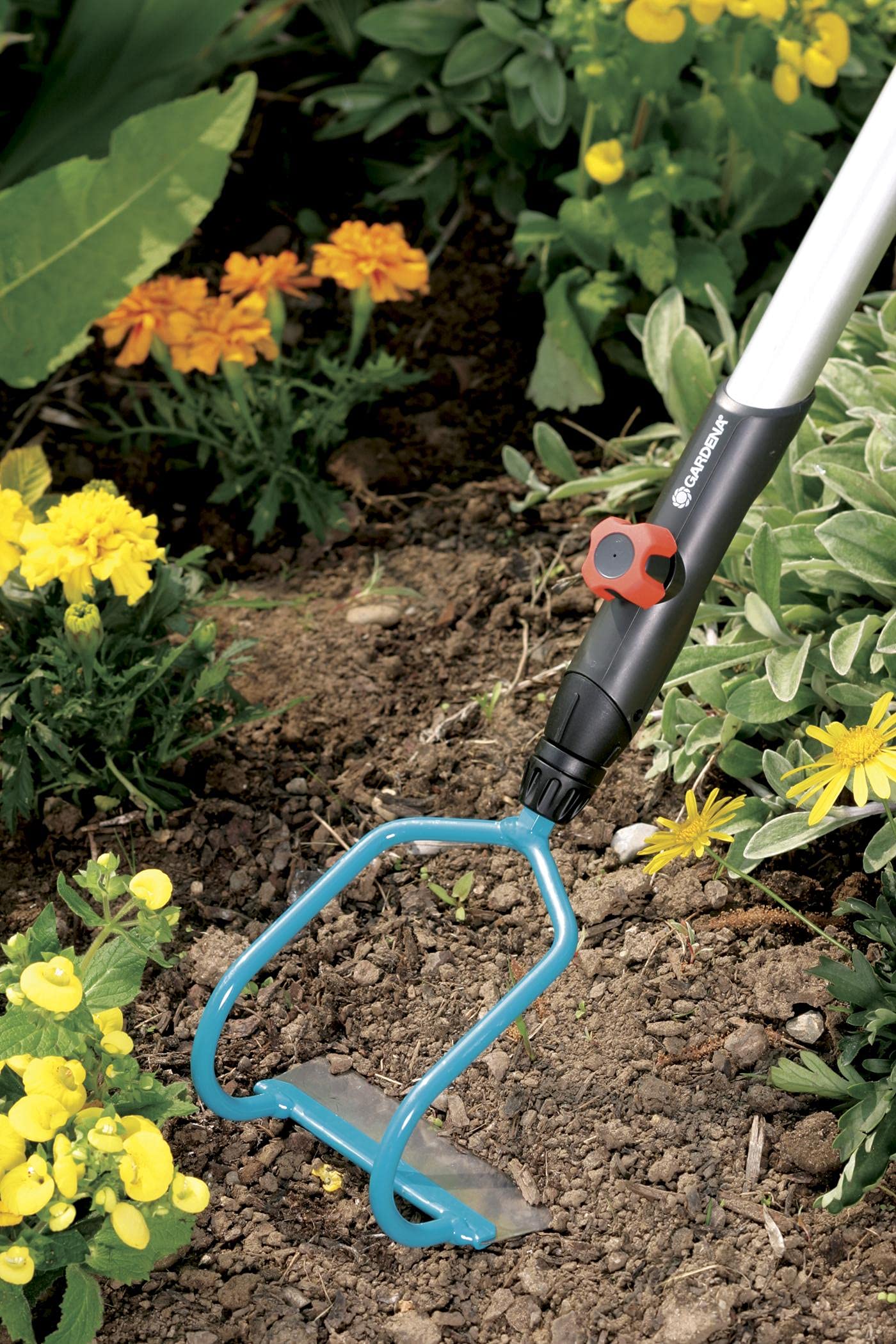 Gardena combisystem-Rübenhacke: Gartenhacke zum Jäten und Hacken von Unkraut, 8 cm Arbeitsbreite, aus Qualitätsstahl, rostfreies Edelstahlblatt, passend zu Allen combisystem-Stielen (3180-20)