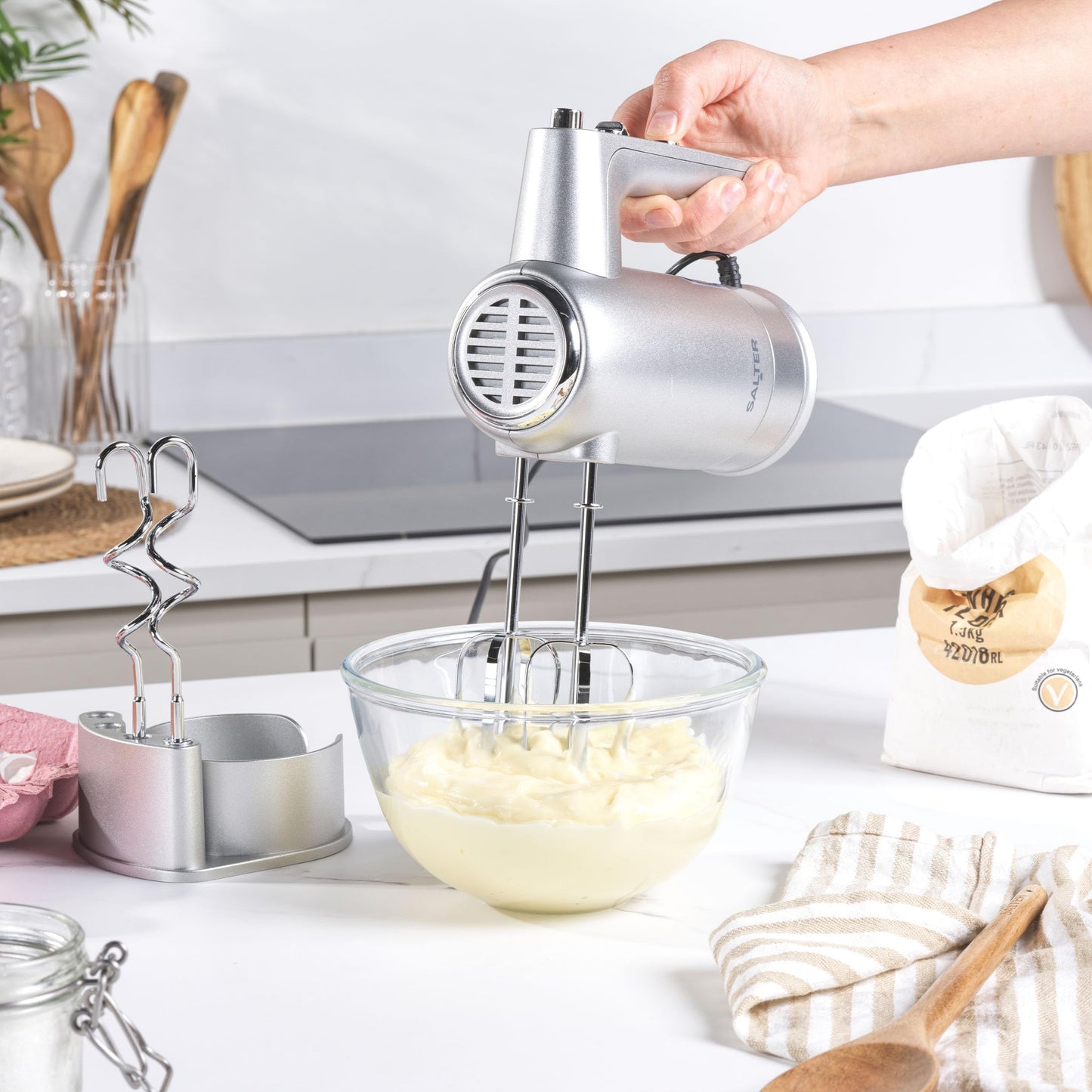 Salter Aspen NutriPro Mini Smoothie Maker, ideal für Protein Shakes, Säfte und Cocktails, Kompakter Mixer mit 1L Mixbehälter, 800ml BPA-frei To-Go Becher, 1000W Leistung, inkl. Aufbewahrungsdeckel