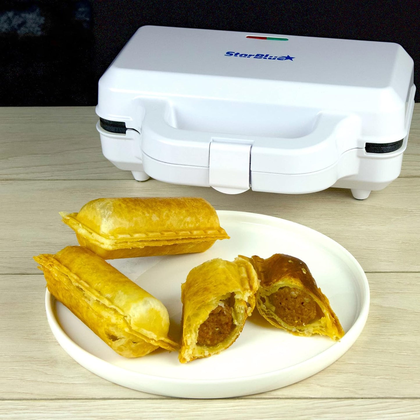 Wurstrollenformer von StarBlue mit GRATIS Rezept-eBook – Machen Sie 4 schnelle und leckere Frühstückswurstbrötchen und Snacks in Minuten, 220-240 V, 50/60 Hz, 850 W UK Stecker mit EU Adapter
