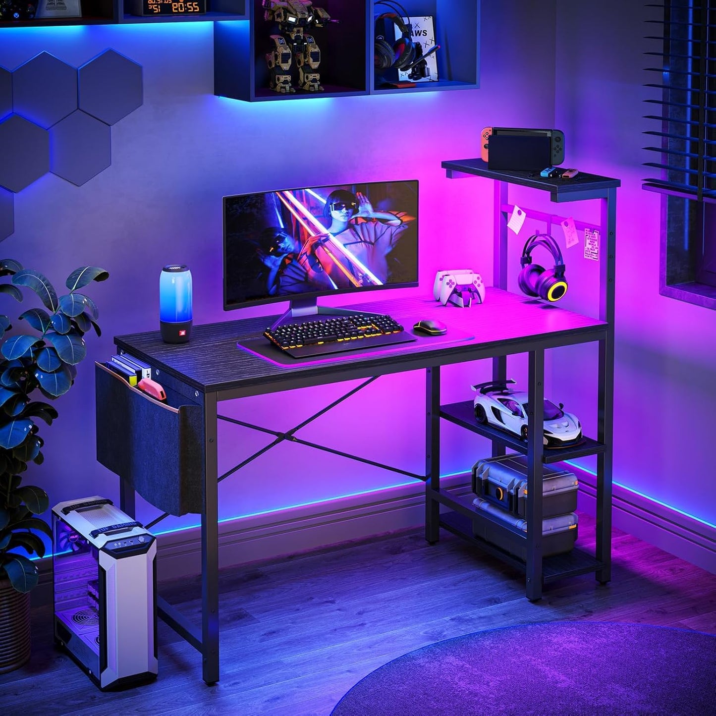 Bestier 113CM Eck-Computertisch mit Steckdosen Computertisch mit LED-Leuchten Umkehrbarer Schreibtisch mit Seitentasche Aufbewahrungstasche & Zubehöraufhänger für Home Office Small Space Weiß