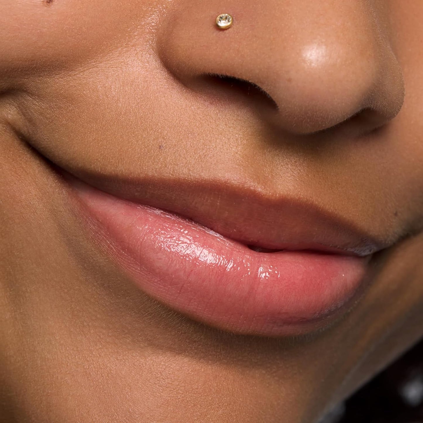 essence The Super Peptide Glossy Lip Treatment