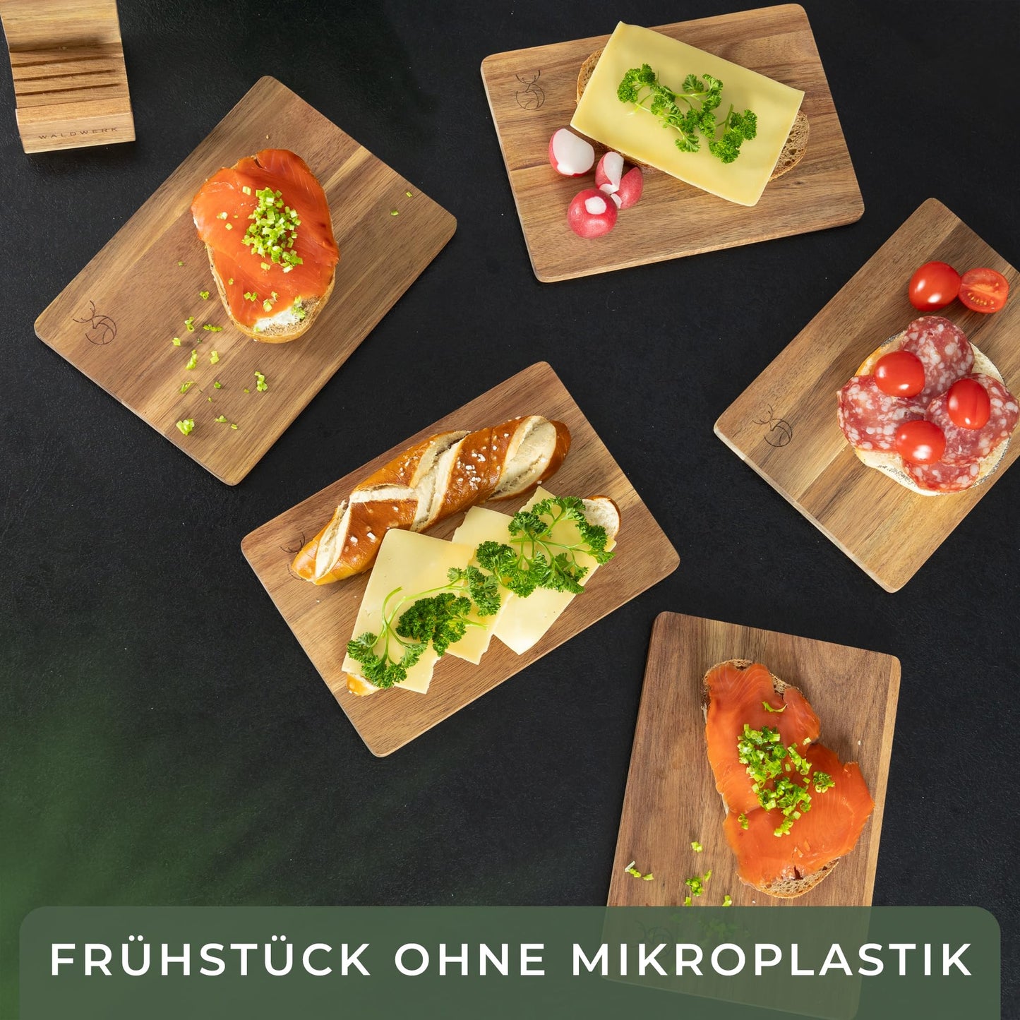 WALDWERK Set of 3 Solid Acacia Chopping Boards (40 x 30 cm / 33 x 24 cm / 26 x 18 cm), with Board Stand, 2 cm Thick Wooden Boards with Juice Groove, Designer Chopping Board Set