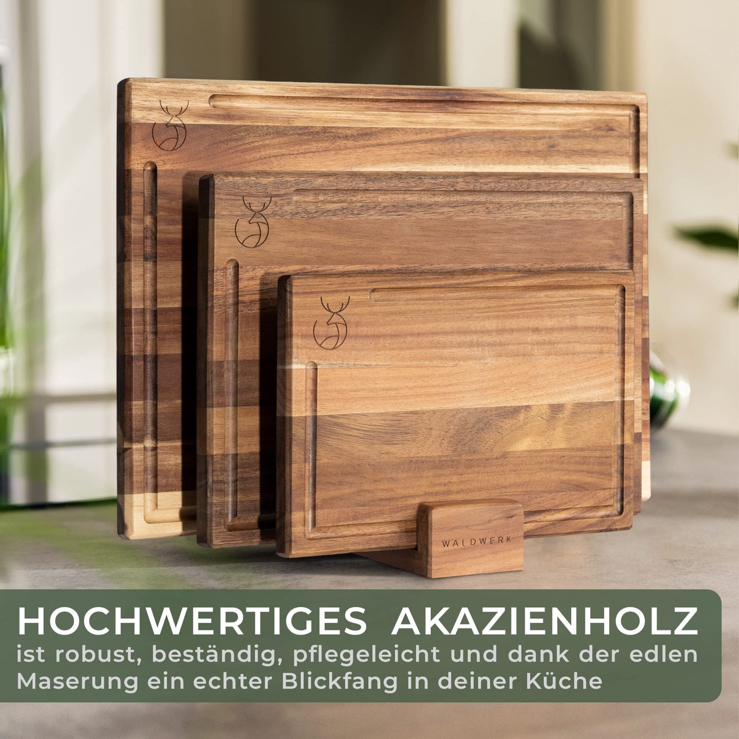 WALDWERK Set of 3 Solid Acacia Chopping Boards (40 x 30 cm / 33 x 24 cm / 26 x 18 cm), with Board Stand, 2 cm Thick Wooden Boards with Juice Groove, Designer Chopping Board Set