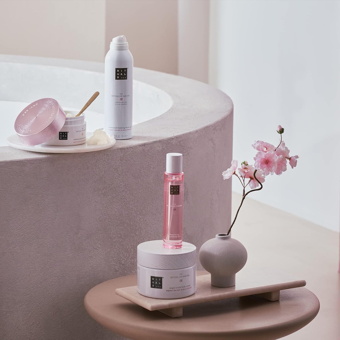 RITUALS The Ritual of Sakura Foaming Shower Gel (200ml) Skin-Renewing Care with Rice Milk Cherry Blossom