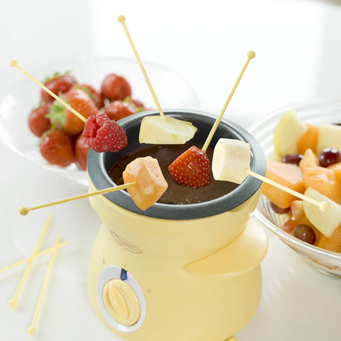 Bestron Schokoladen Fondue für 2 Personen, Mini-Schokofondue-Set, inkl. 10xSpieße, 10xGabeln und 1xSpachtel, 25Watt, Farbe: Rosa