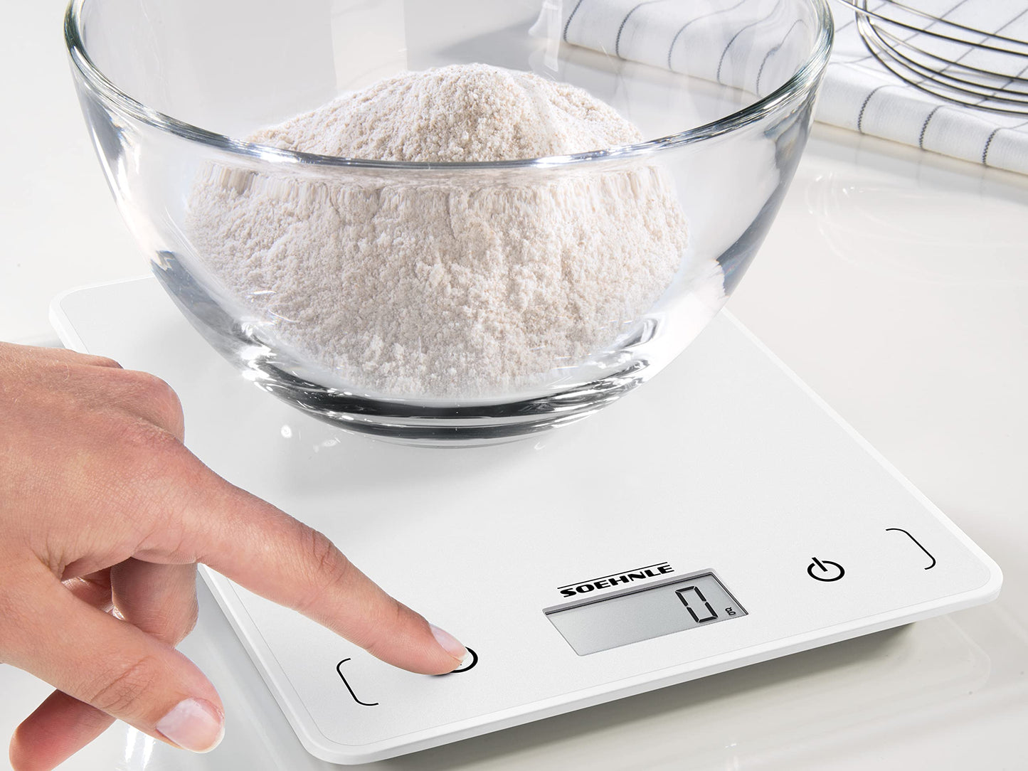 Soehnle Küchenwaage Page Compact 300 weiß, digitale Küchenwaage bis zu 5 kg Tragkraft, Waage mit leicht ablesbarer LCD-Anzeige, Digitalwaage mit Zuwiegefunktion