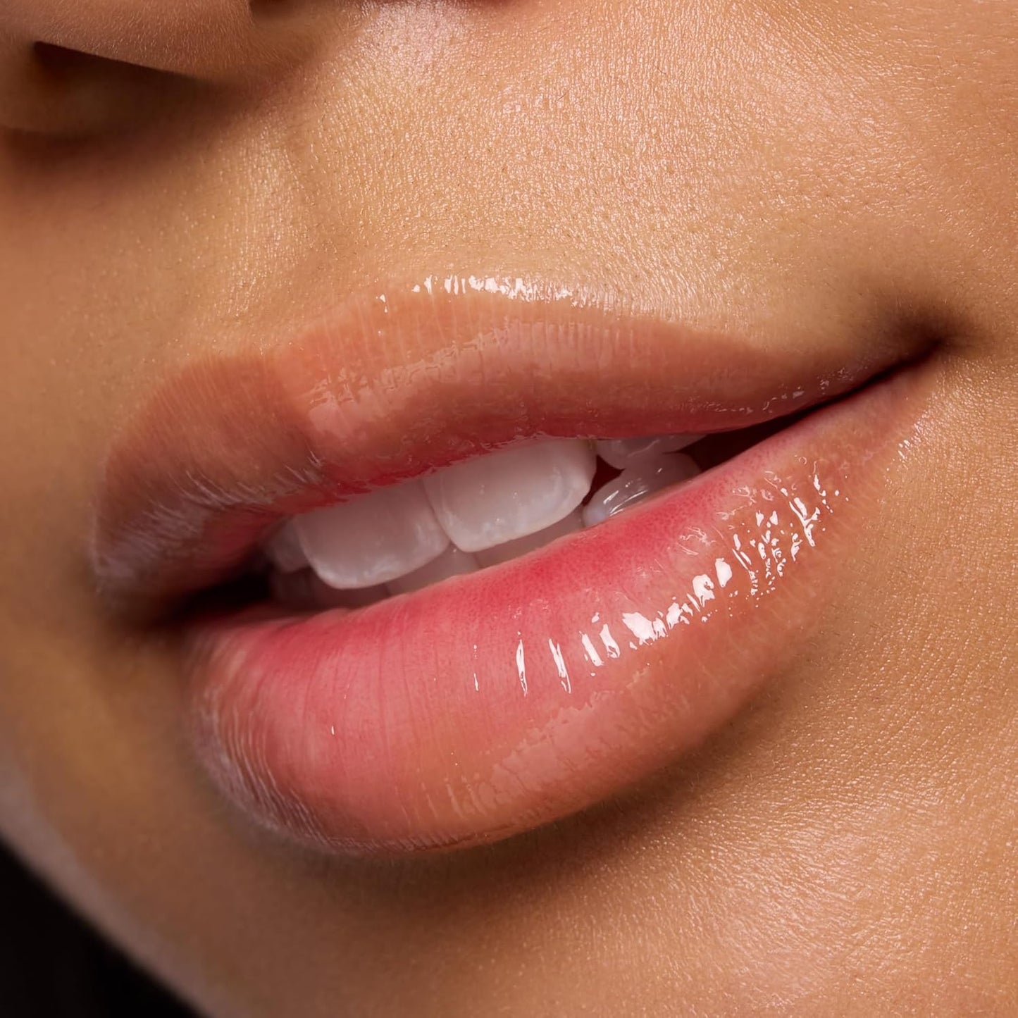 essence The Super Peptide Glossy Lip Treatment
