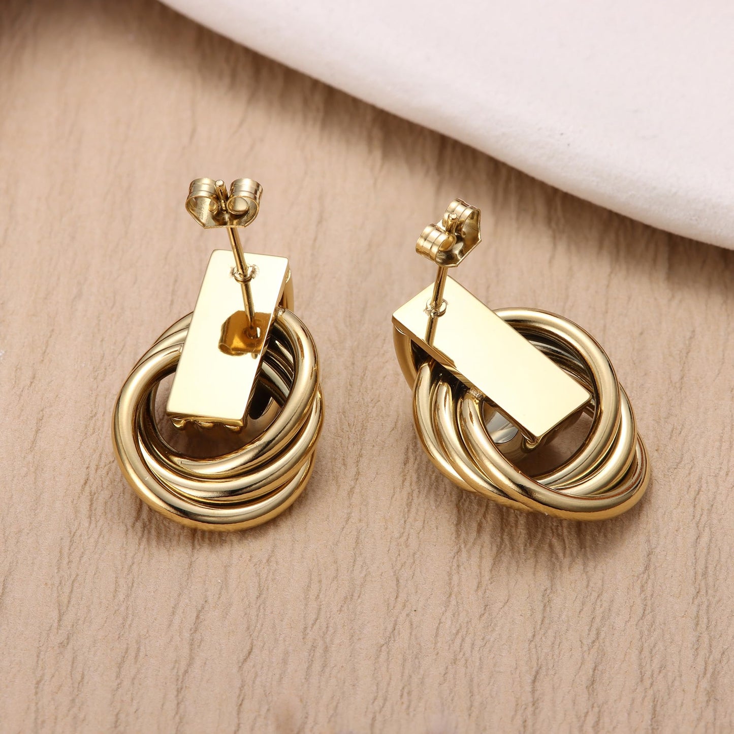 Dochais Knot Drop Earrings