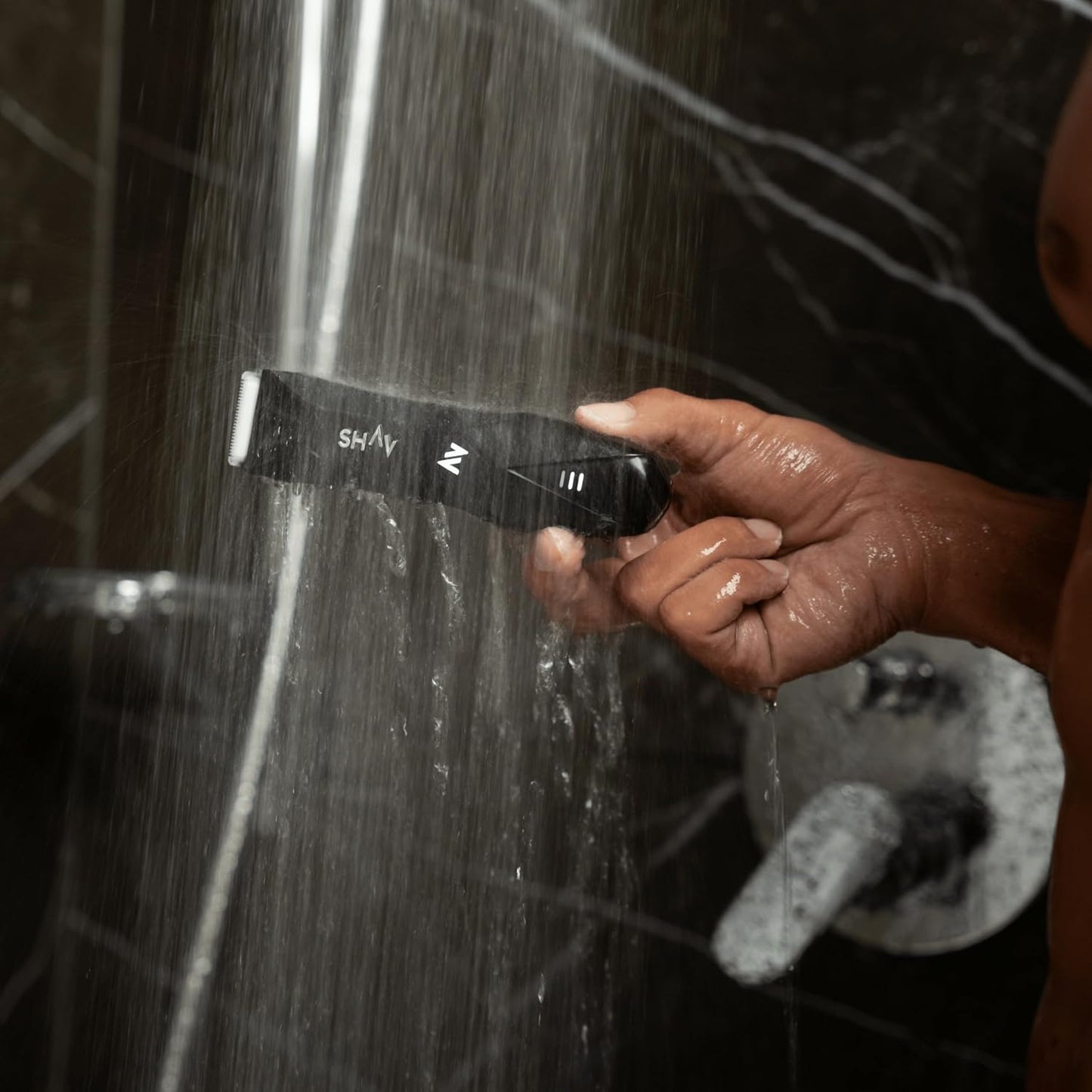 SHAV 2™ CutFree Intimrasierer für Männer Wasserdichter Elektrischer Trimmer Nass/Trocken Haarschneider mit Wechselbarem Keramikklingen-Modul, Bodygroomer für Intim und Körperhaar Männerpflege Rasierer