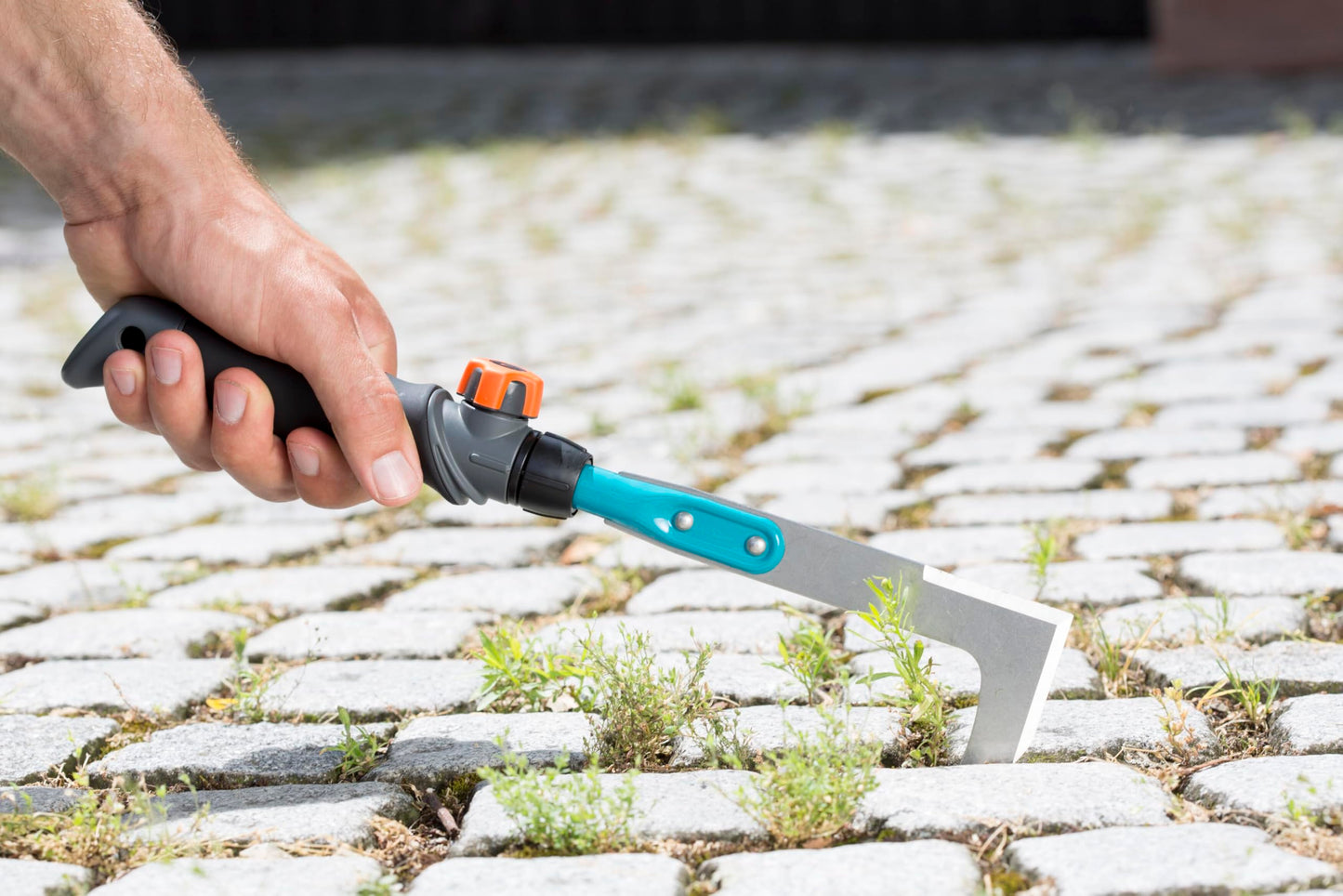 Gardena combisystem-Blumenkelle: Gartenschaufel für An- und Umpflanzarbeiten, Arbeitsbreite 8,5 cm, Flexibler Einsatz, aus Qualitätsstahl, duroplastbeschichtet, Korrosionsschutz (8929-20)